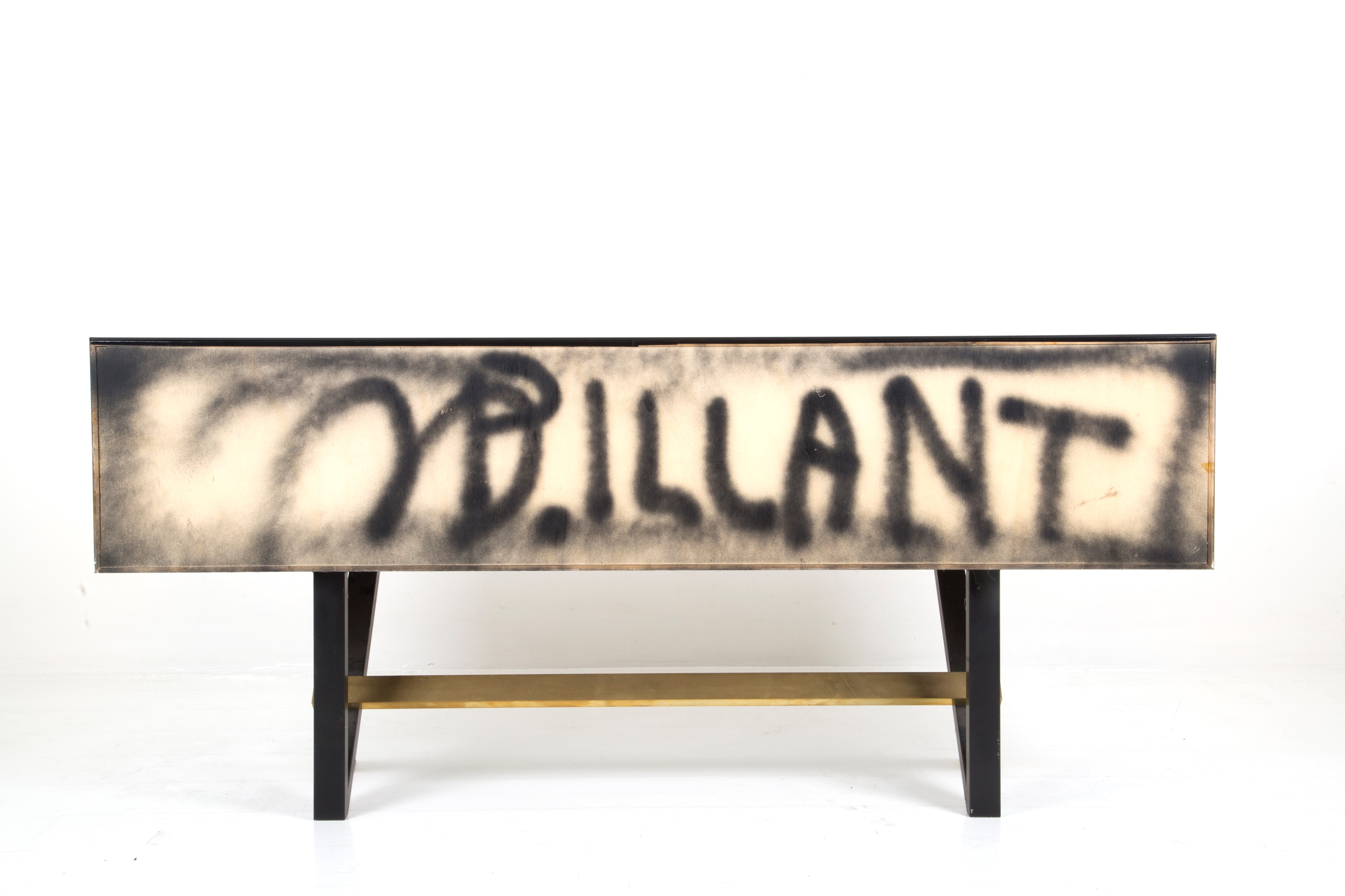 Mordecai Pillant - Credenza in Legno, Ottone e Cristallo