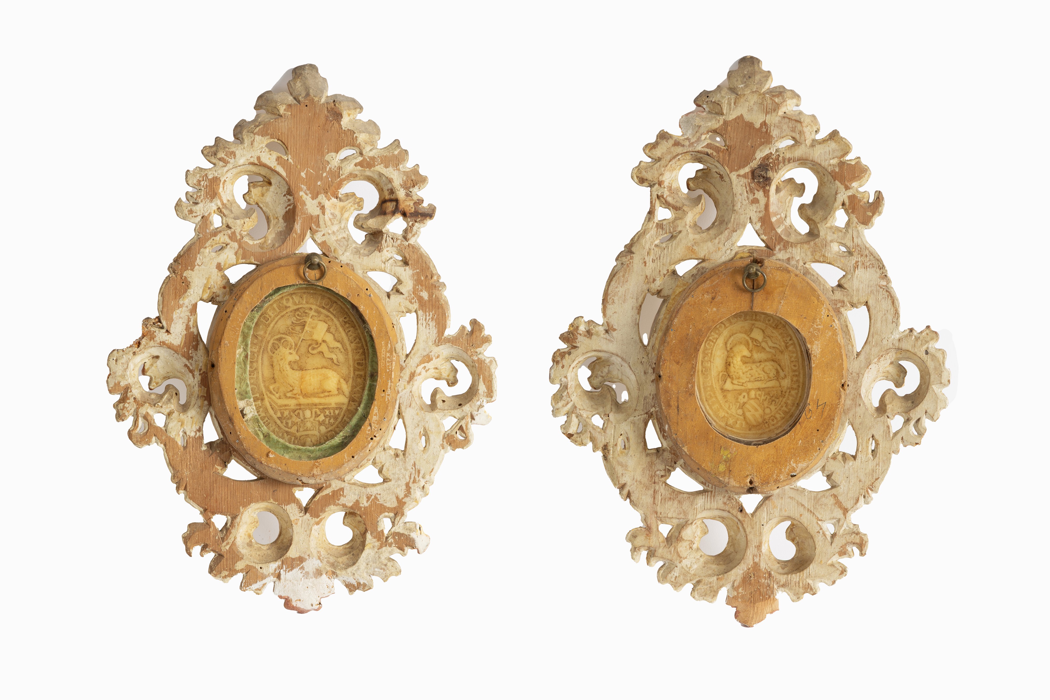 Coppia di ex voto "MADONNA CON BAMBINO" e "PAPA CLEMENTE XI"