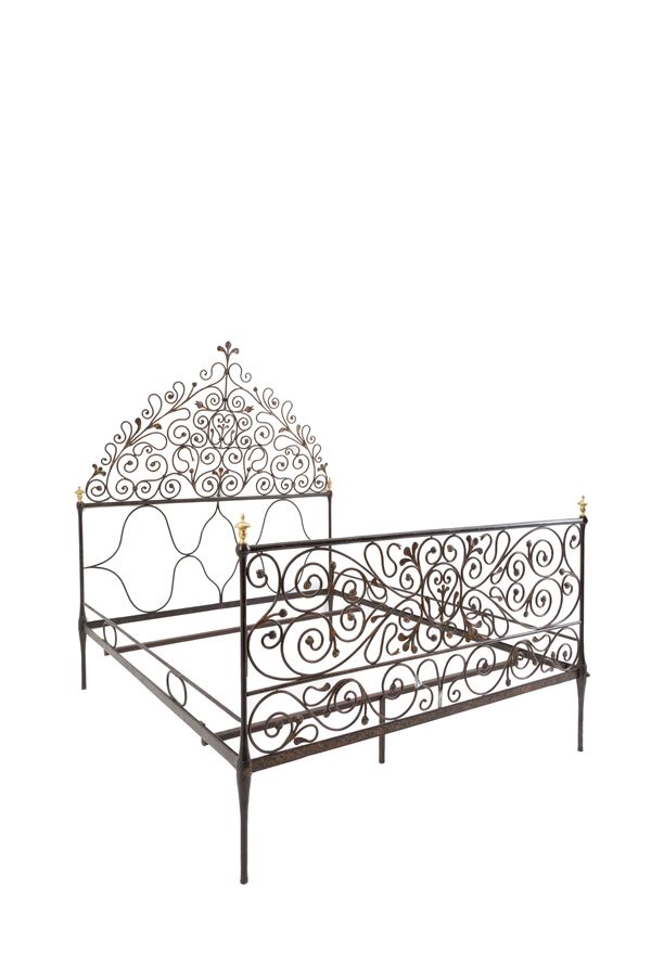 Peacock tail double bed 