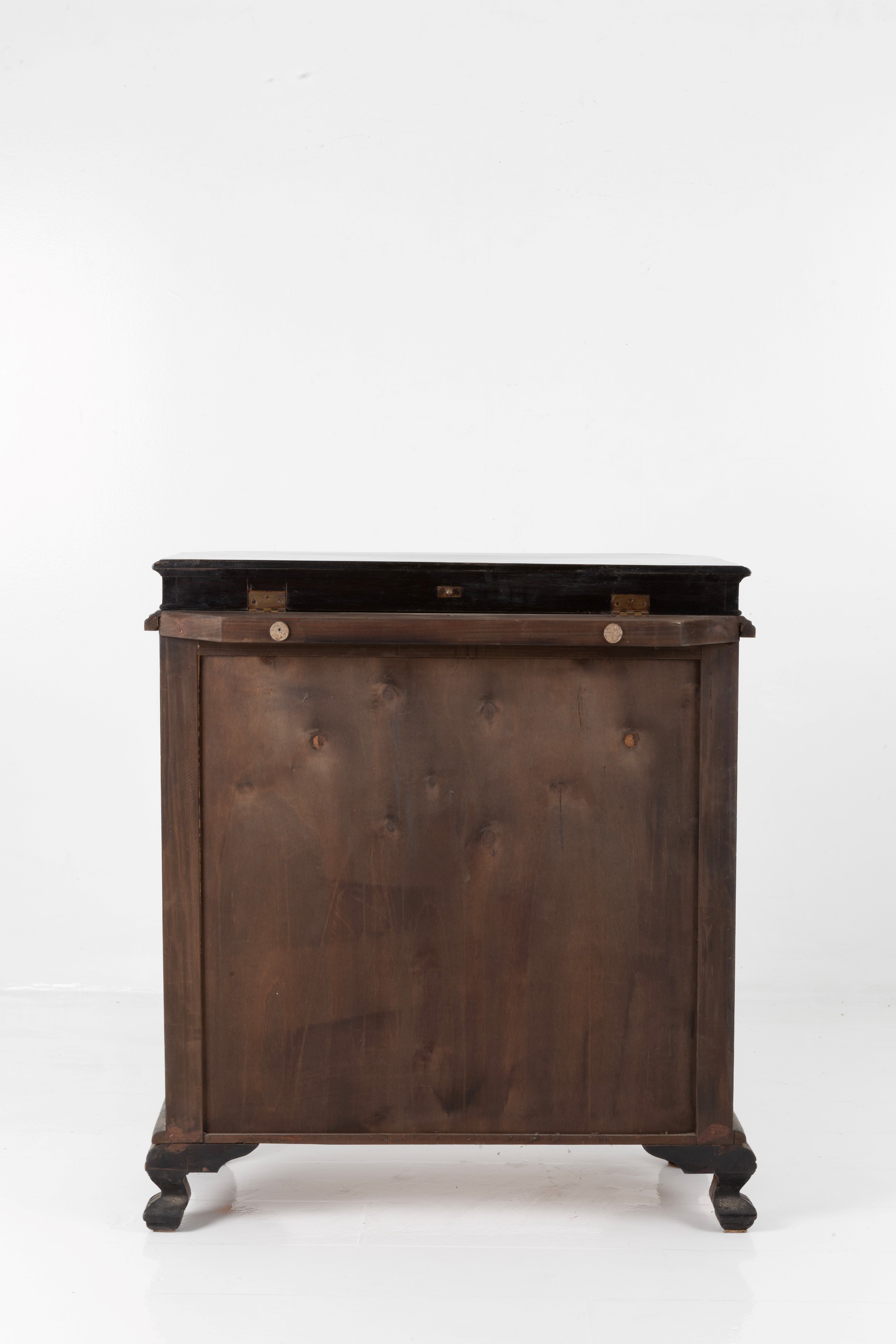 Piccola credenza in legno ebanizzato e pietre dure