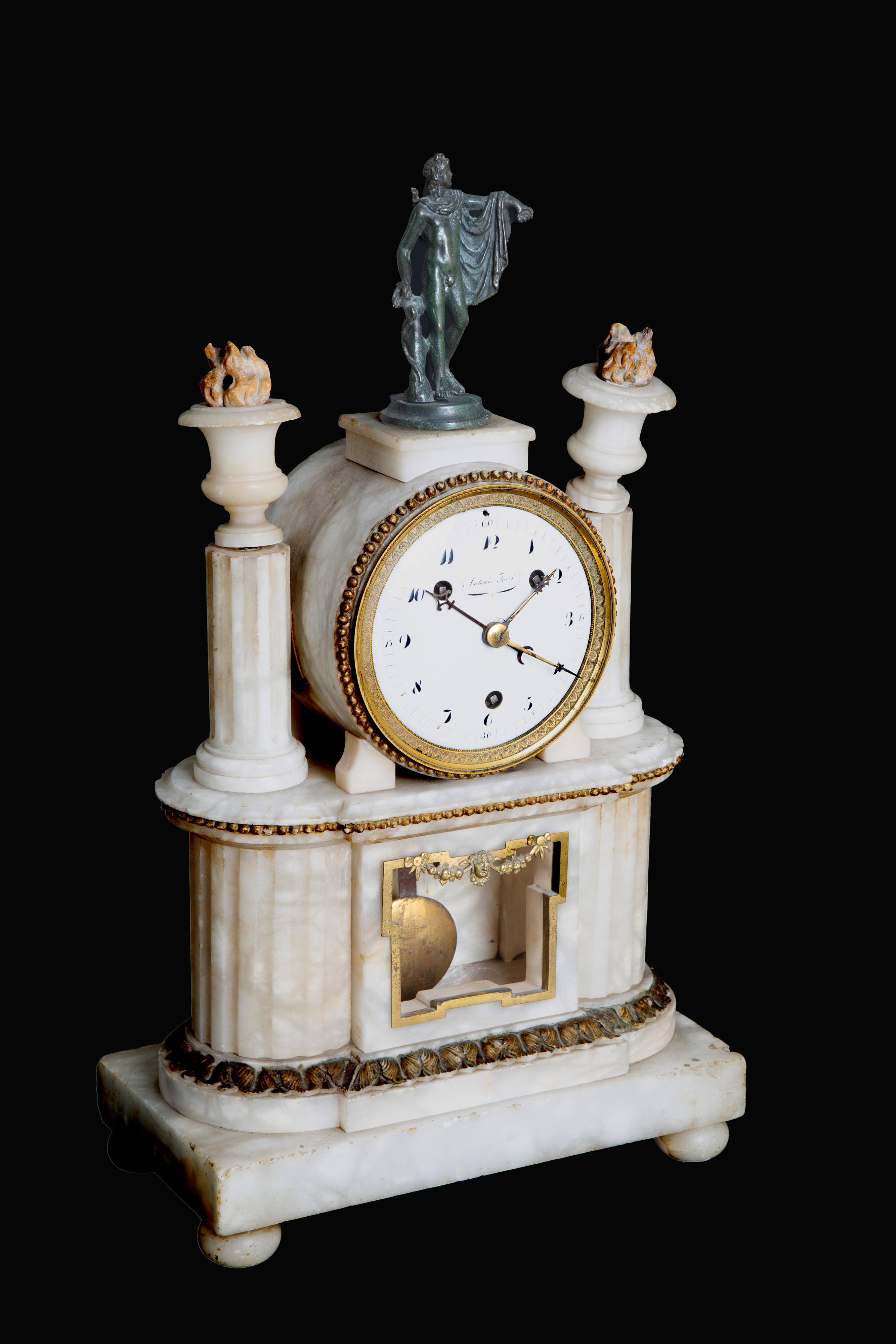 Orologio in Alabastro con Finiture in Bronzo Cesellato