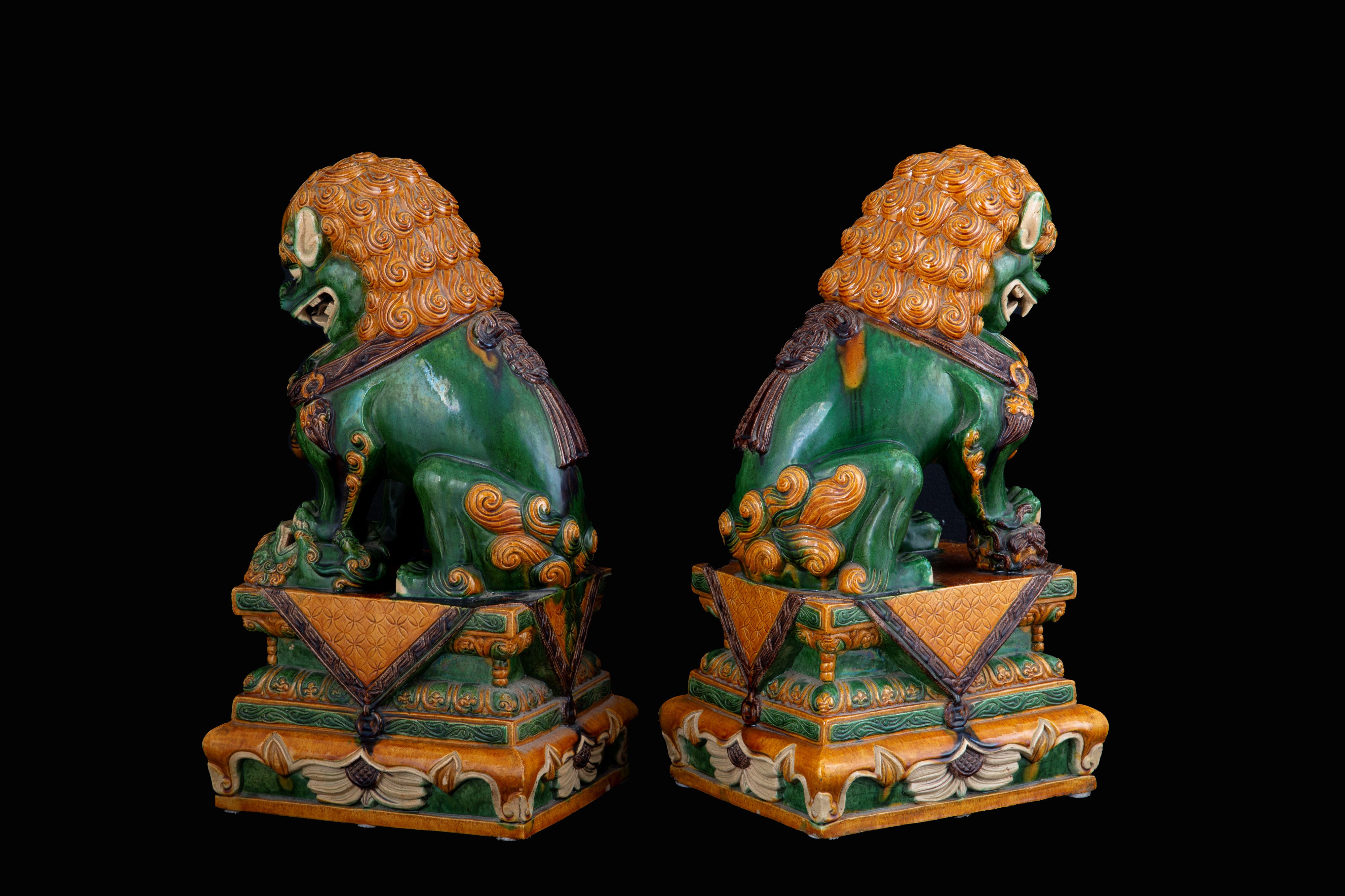 Due sculture "CANI DI FO"