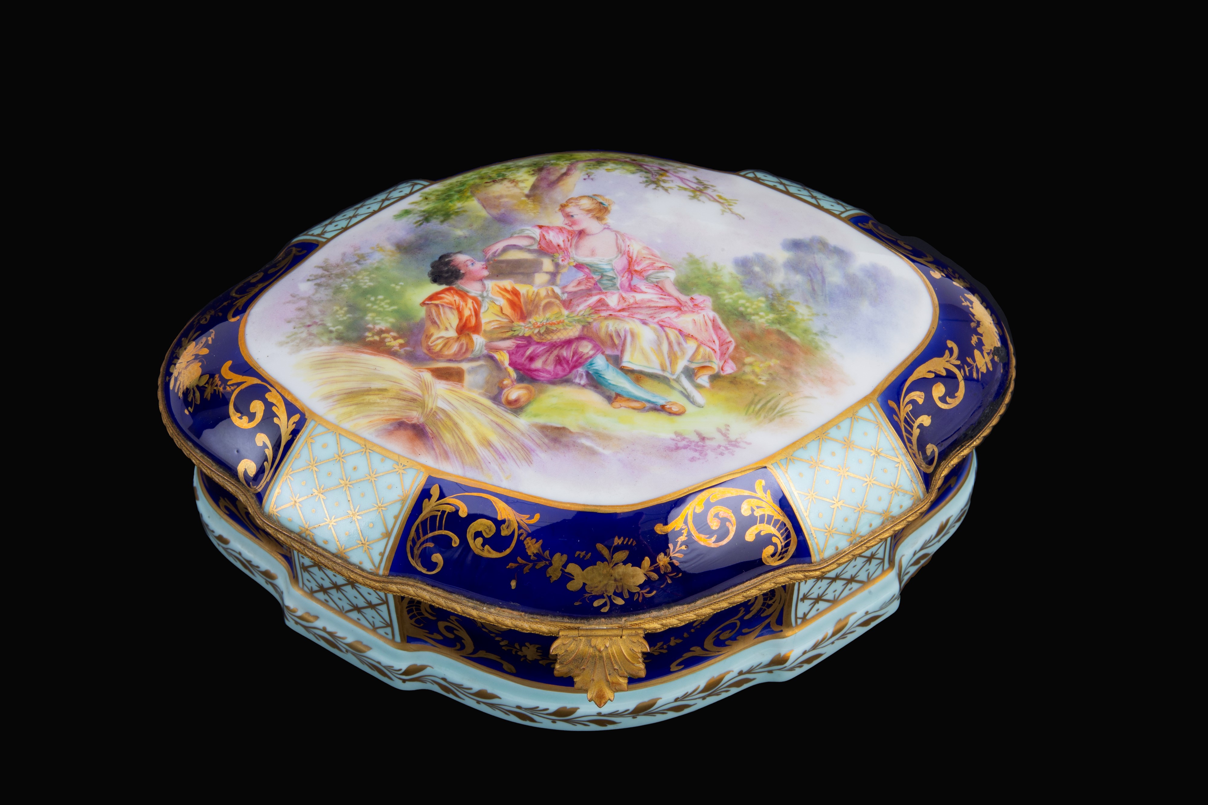 Scatola in porcellana "SCENA GALANTE"