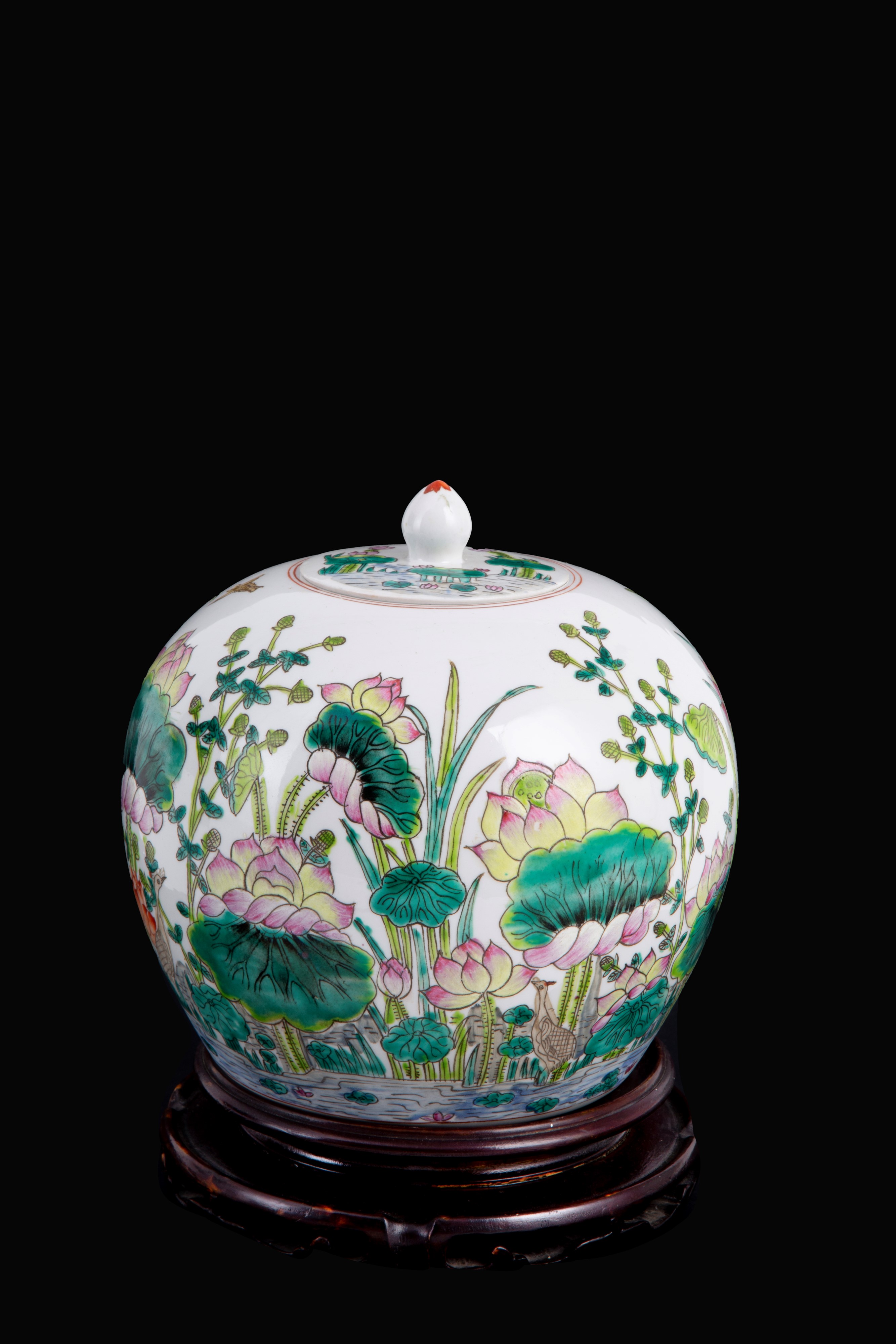 Potiche con coperchio in porcellana