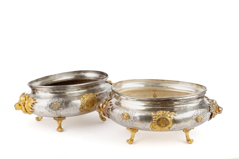 Cachepot ovali in metallo argentato e dorato, produzione CIGA HOTELS, XX secolo