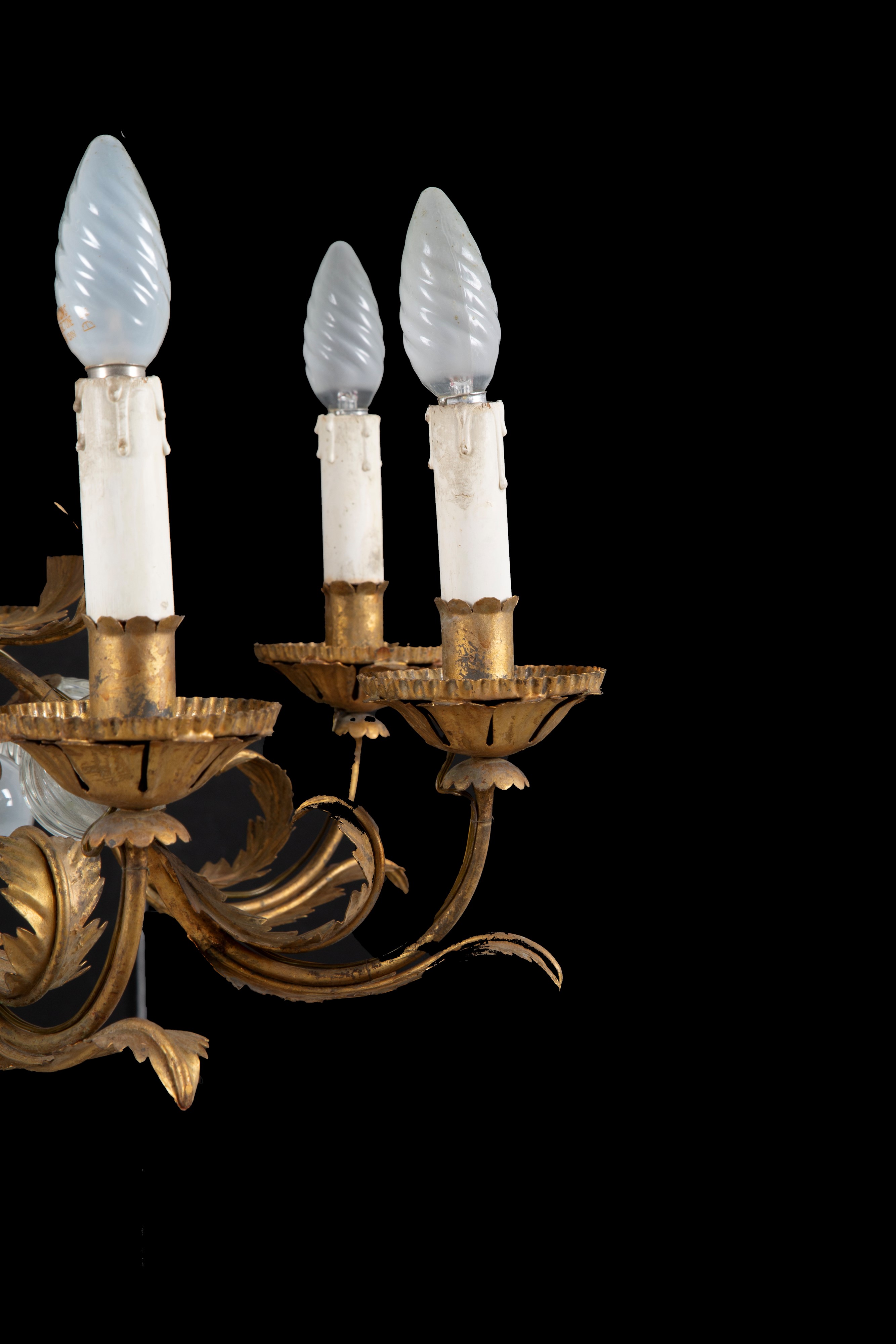 Lampadario in lamierino e vetro