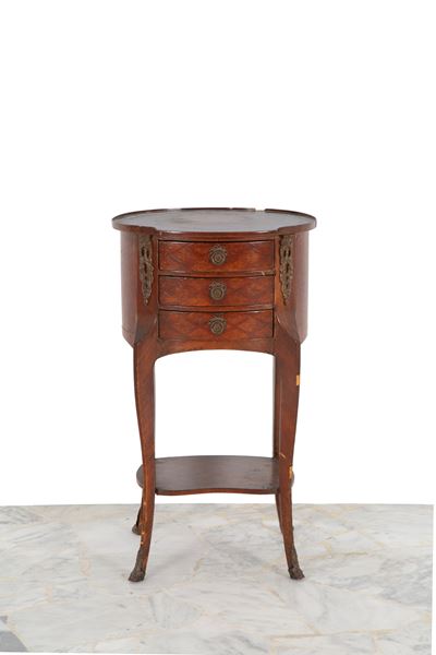 Mobiletto ovale, legno intarsiato, XIX secolo