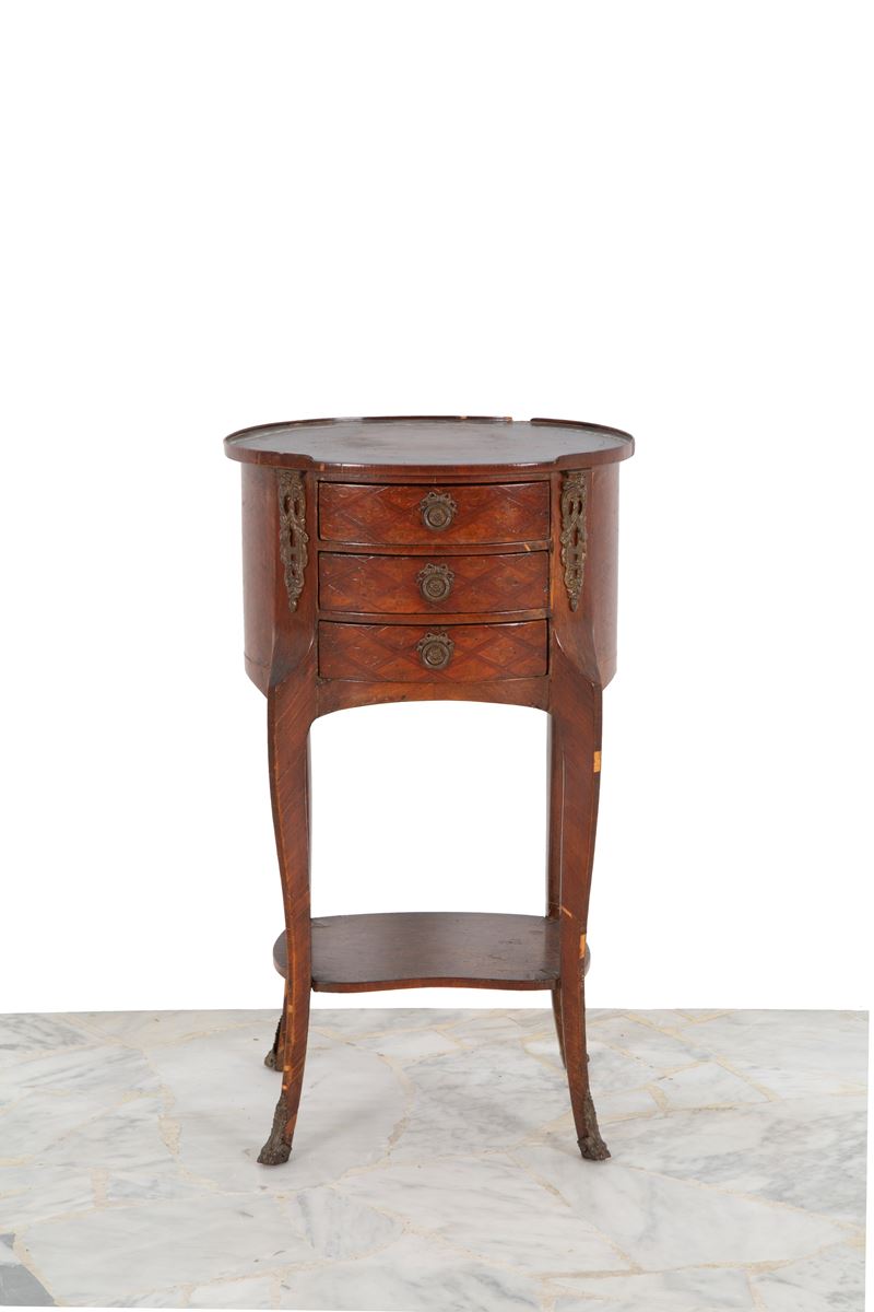 Mobiletto ovale, legno intarsiato, XIX secolo