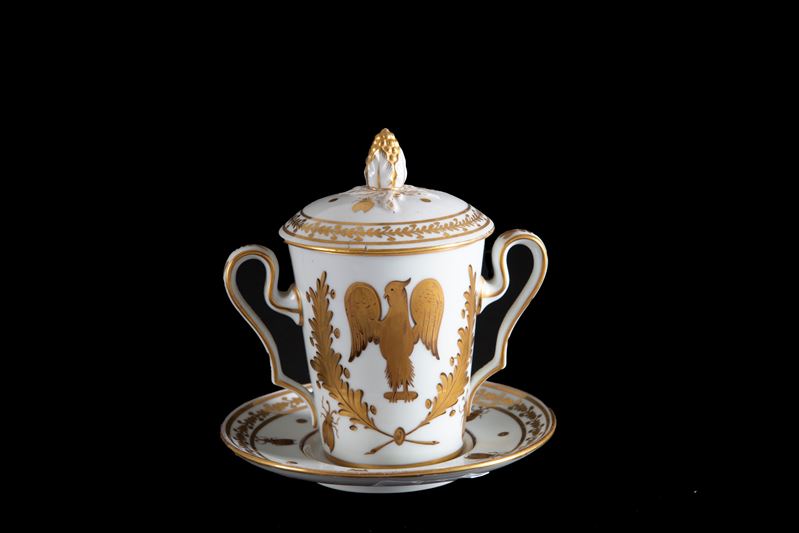 Tazza da puerpera. CAPODIMONTE