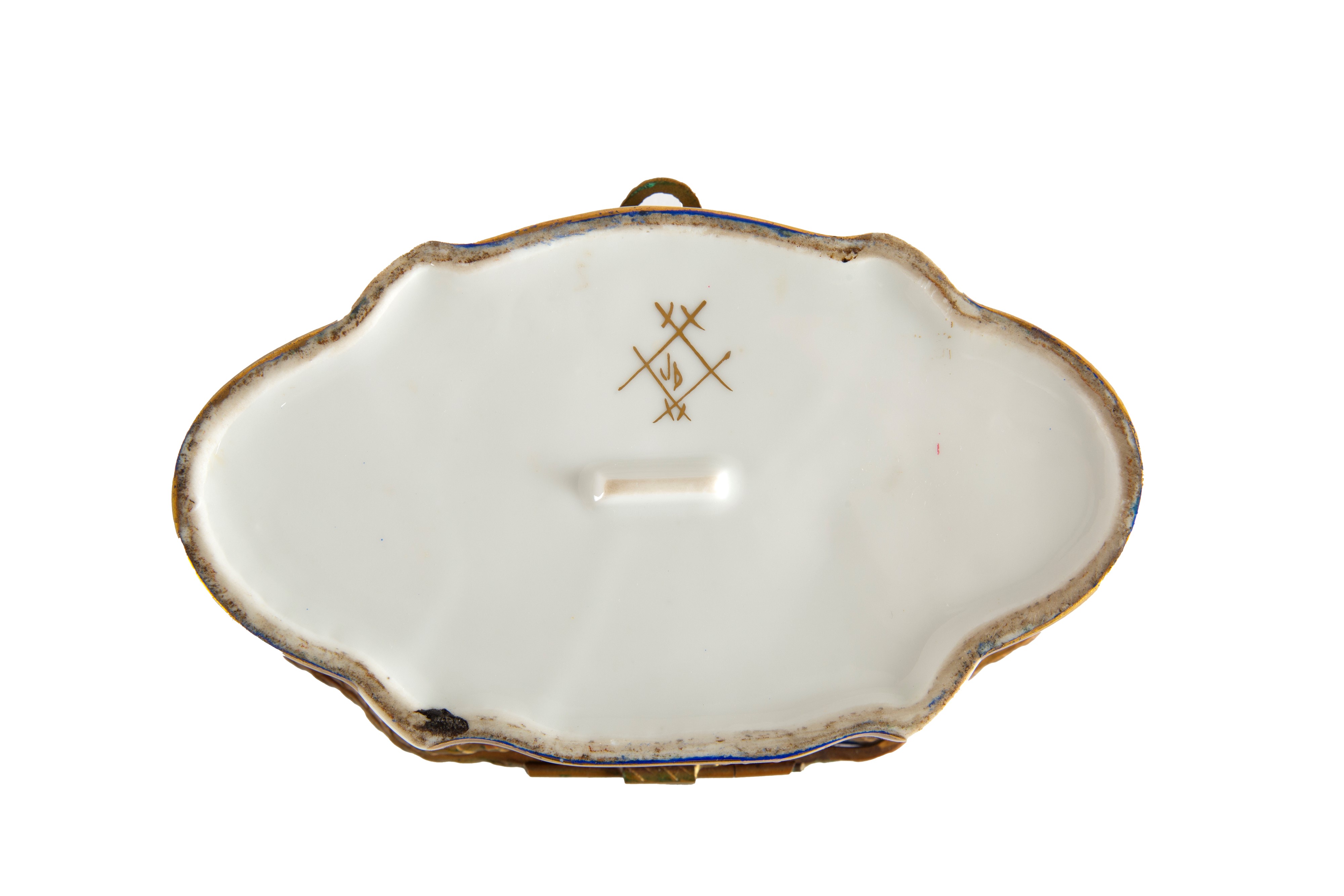 Scatola polilobata in porcellana. JD DUMONT LIMOGES