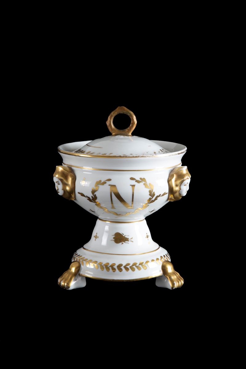 Alzatina in porcellana