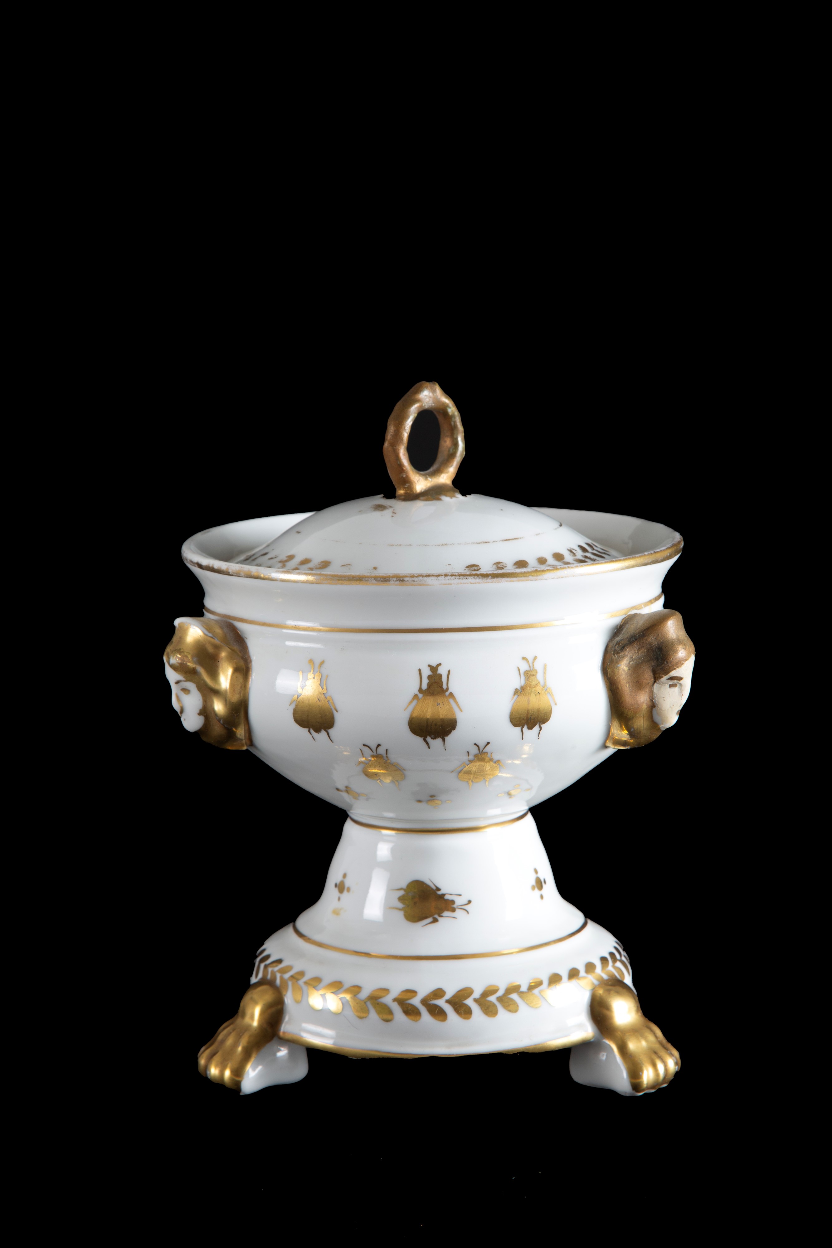 Alzatina in porcellana