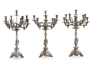 Tre candelabri a nove luci in Sheffield, marcati