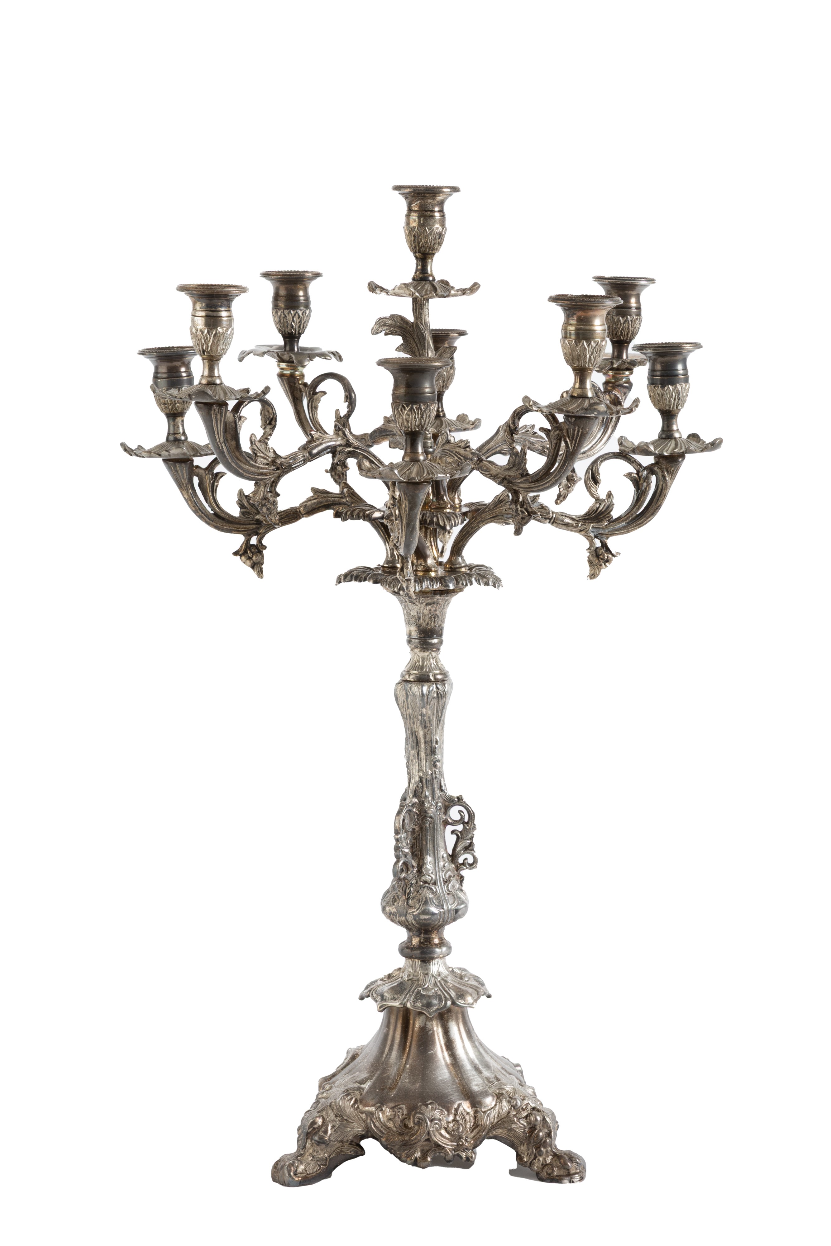 Tre candelabri a nove luci in Sheffield, marcati