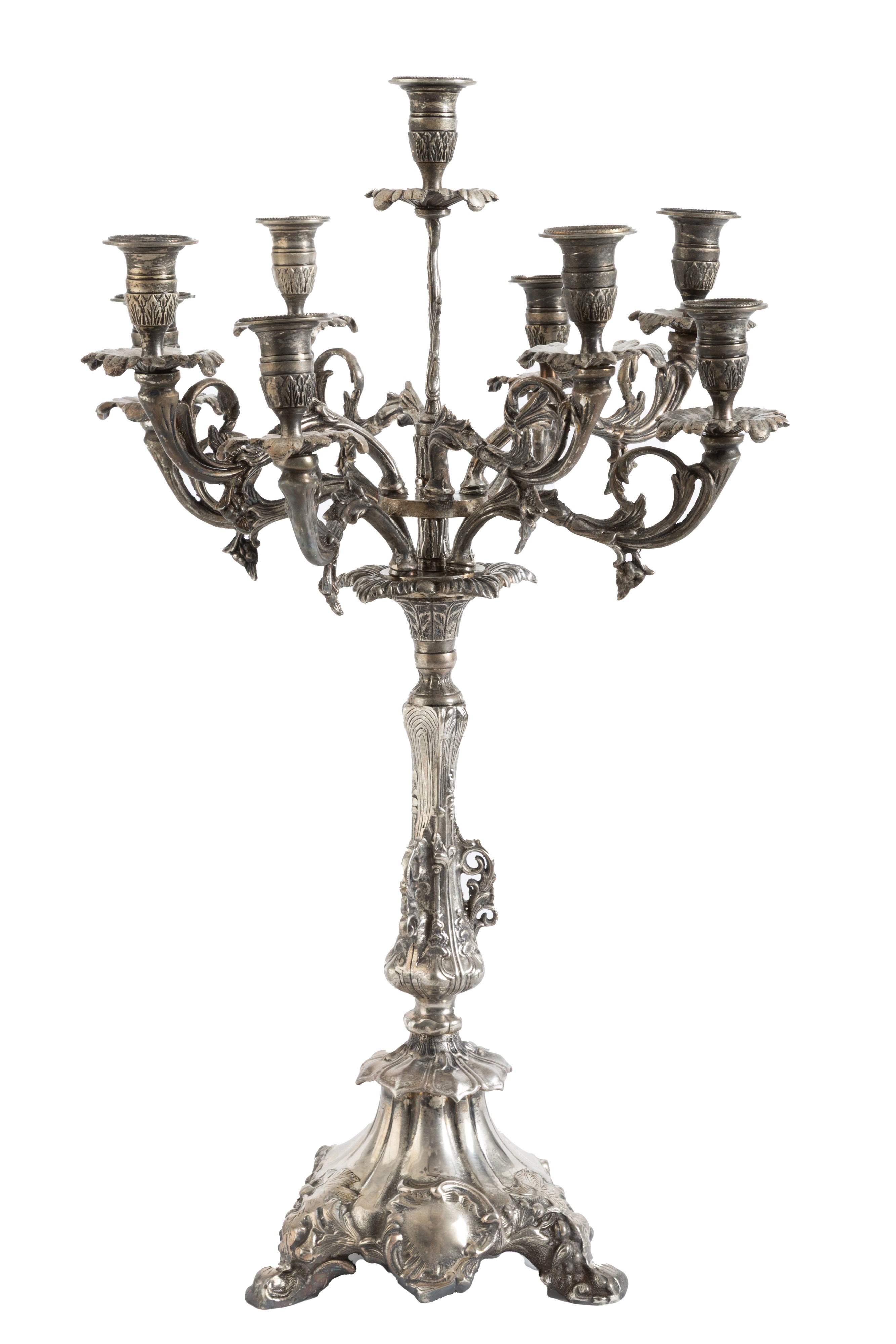 Tre candelabri a nove luci in Sheffield, marcati