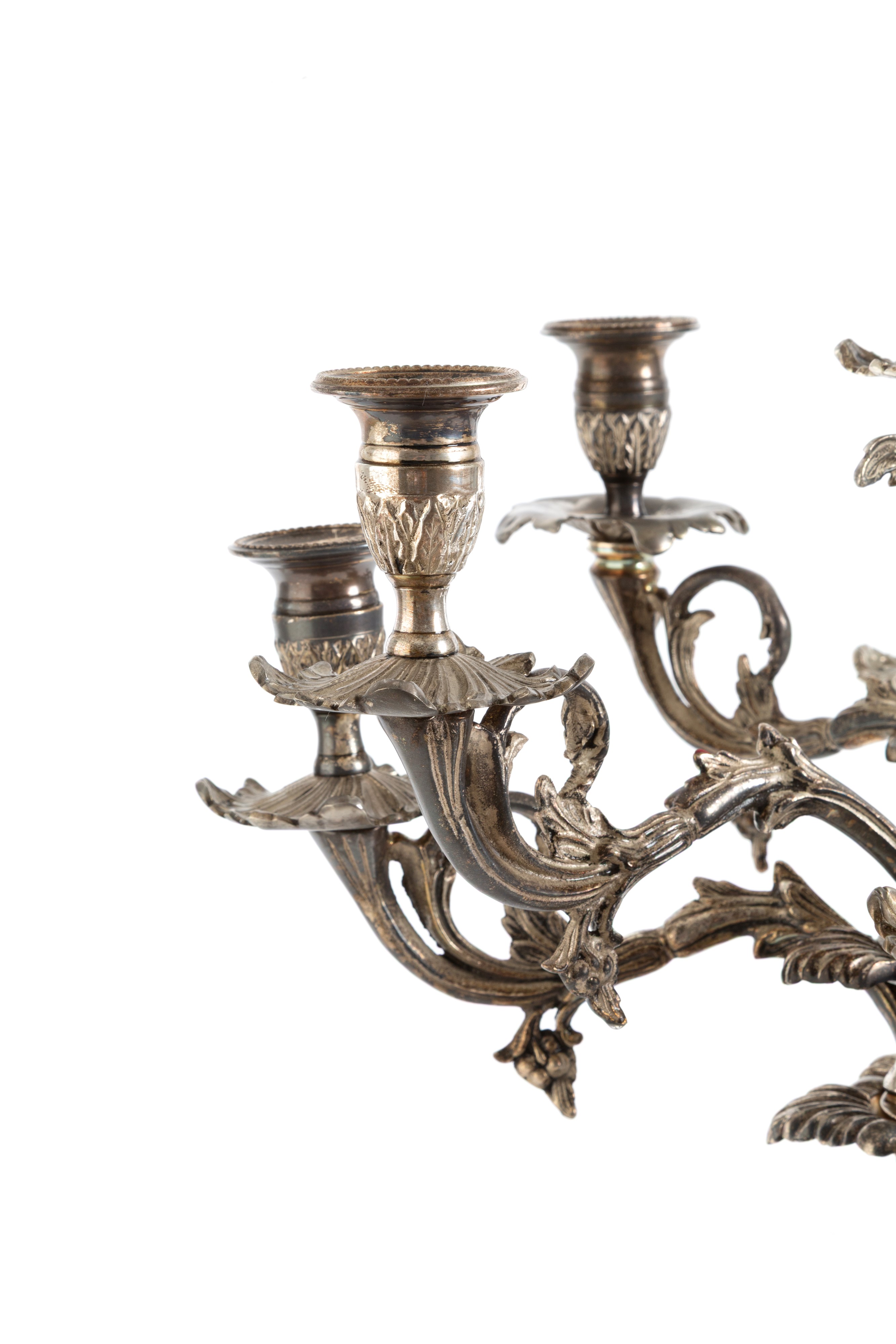 Tre candelabri a nove luci in Sheffield, marcati