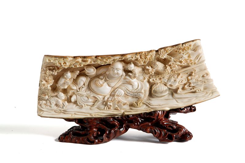 Scultura in dente di mammut "BUDDHA CON BAMBINI"