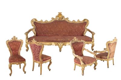 Salotto in legno intagliato e dorato con stemma coronato, XIX secolo