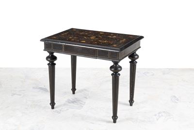 Tavolino intarsiato in legno ebanizzato, XIX secolo