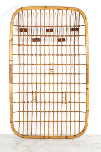 Appendiabiti in rattan e legno