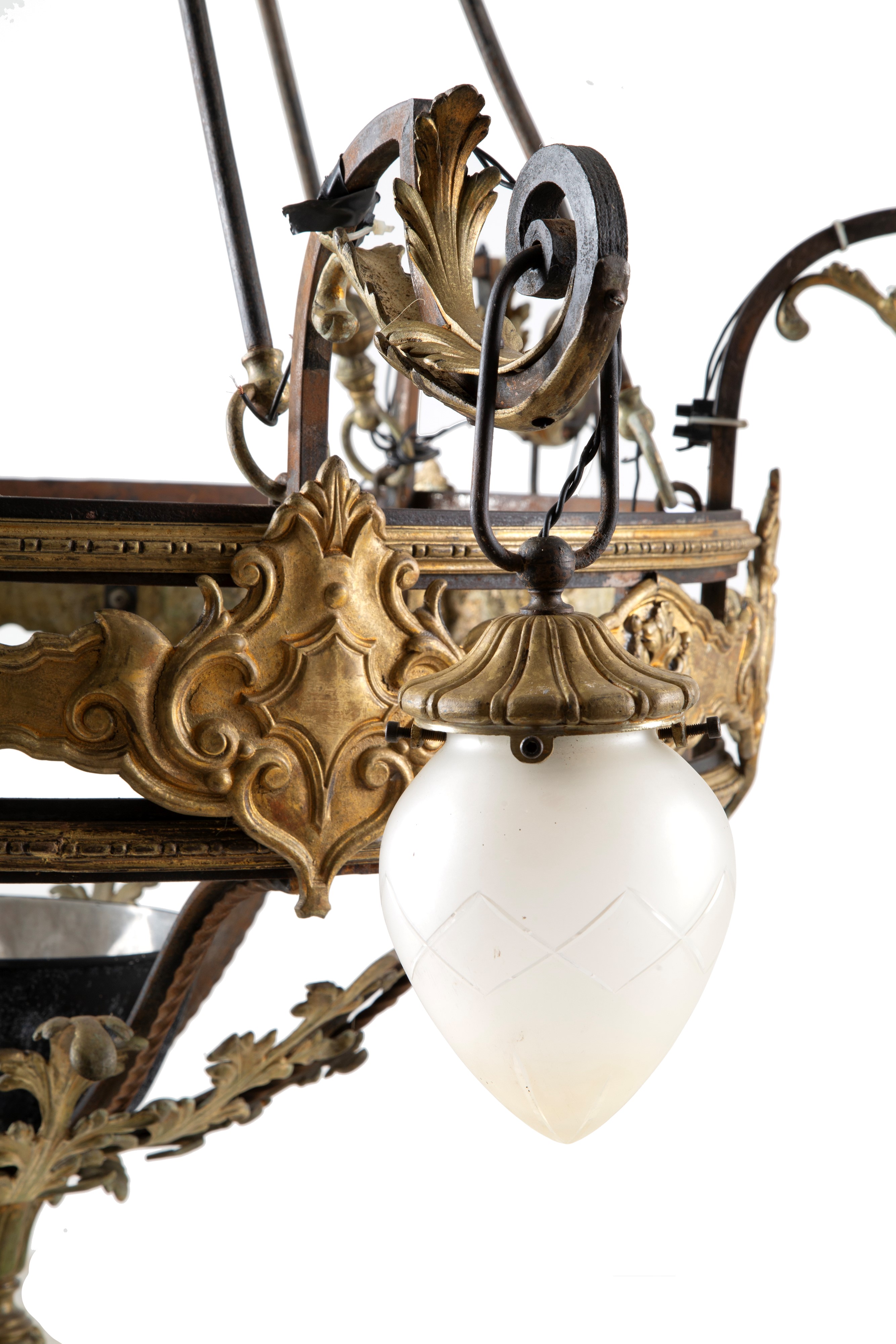 Lampadario in ferro e ottone