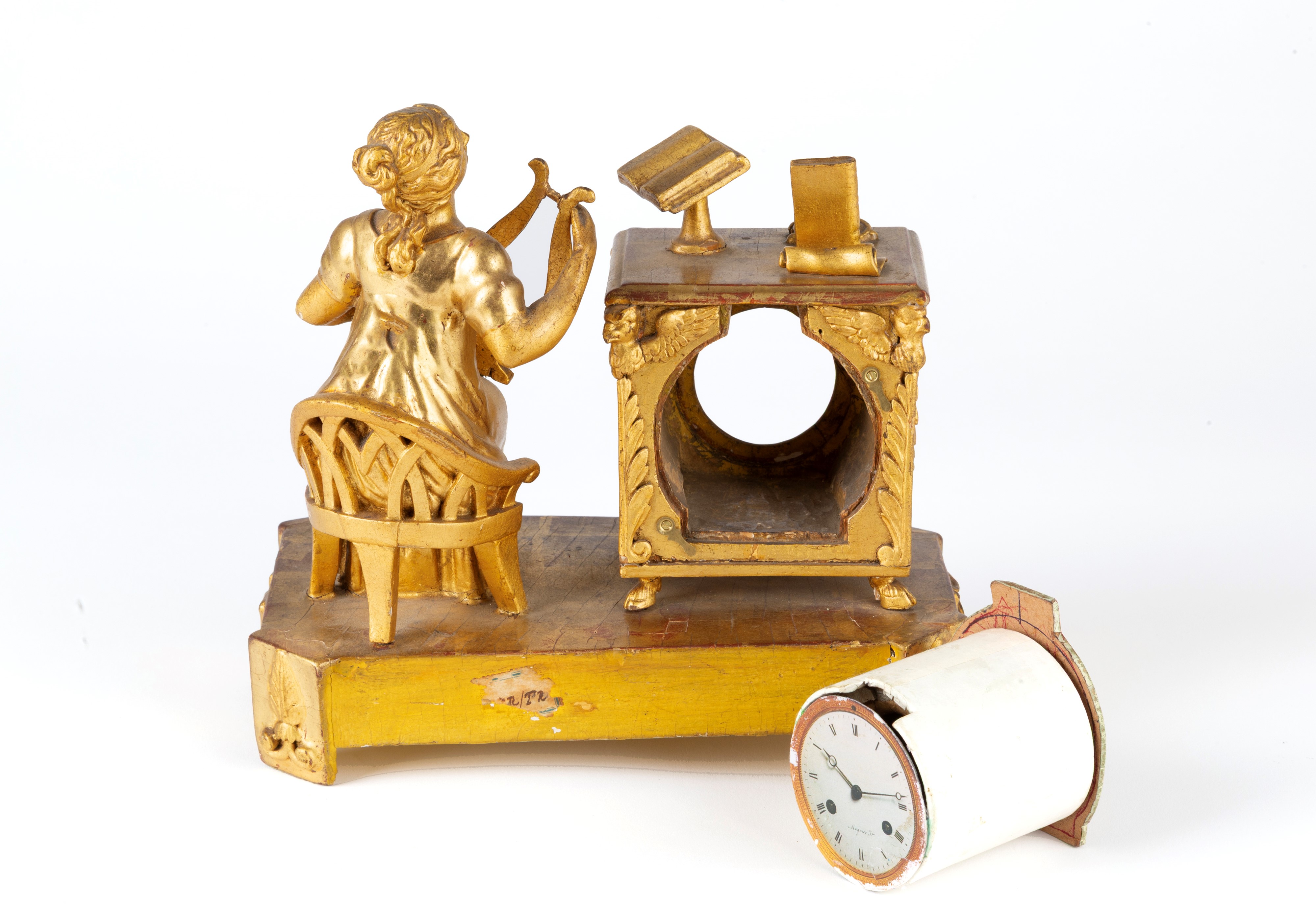 Orologio da tavolo in legno dorato, suonatrice di cetra, Inizi XIX secolo