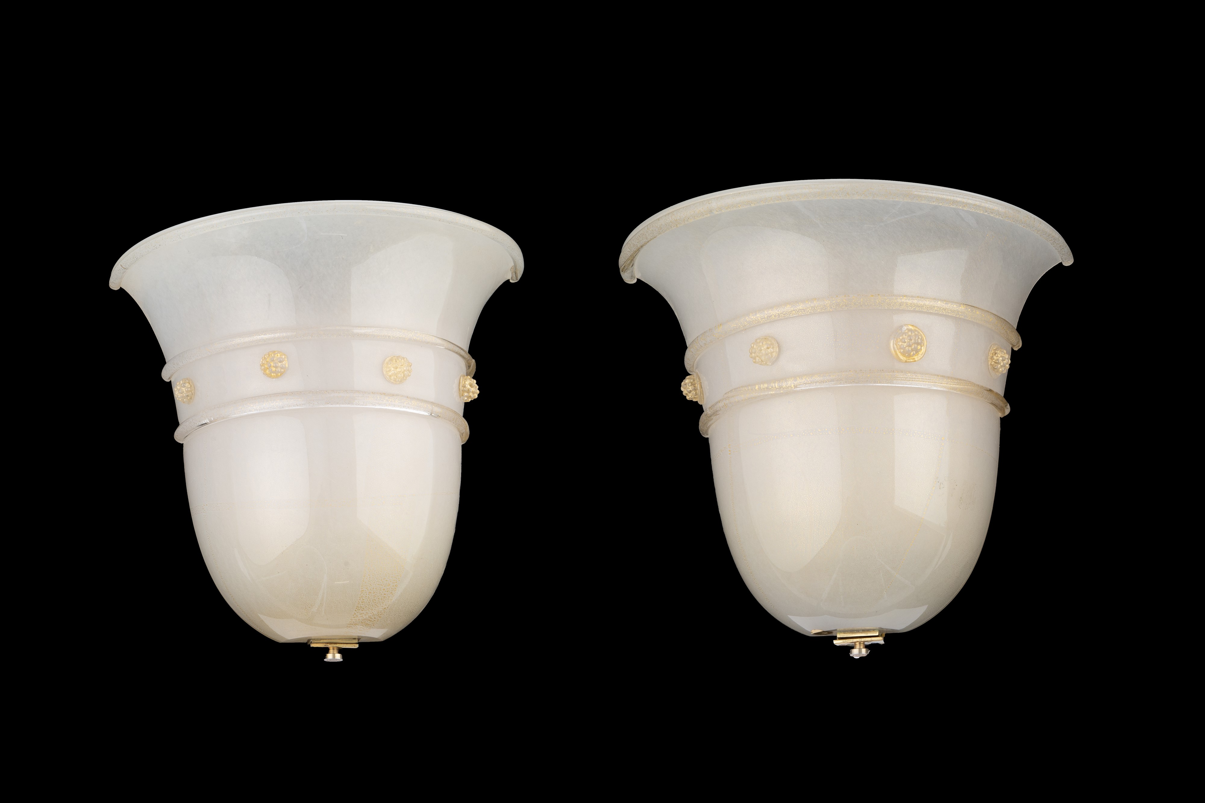 Barovier & Toso (attribuito), Coppia di applique in vetro lumeggiato in oro con decori floreali