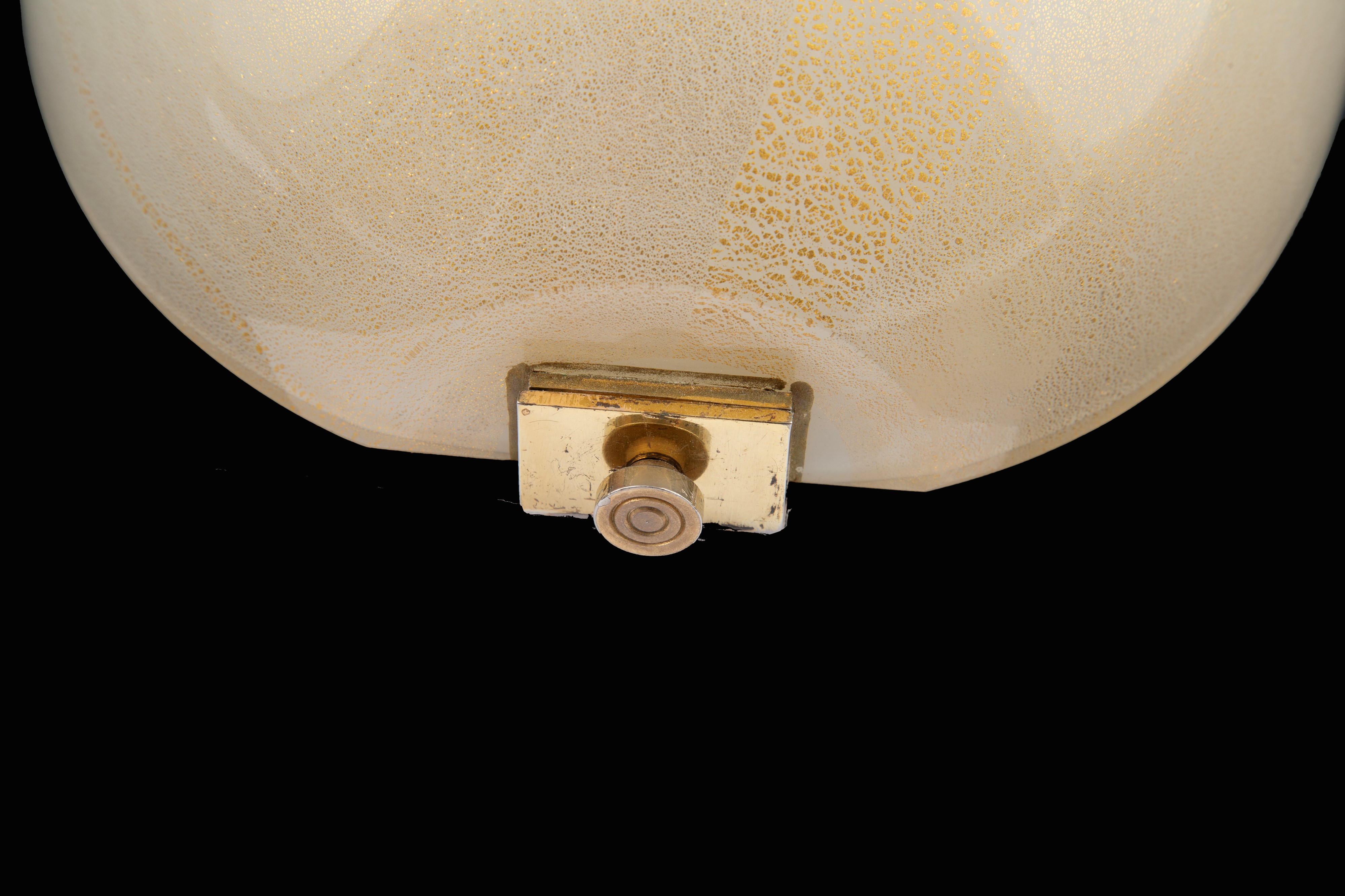 Barovier & Toso (attribuito), Coppia di applique in vetro lumeggiato in oro con decori floreali