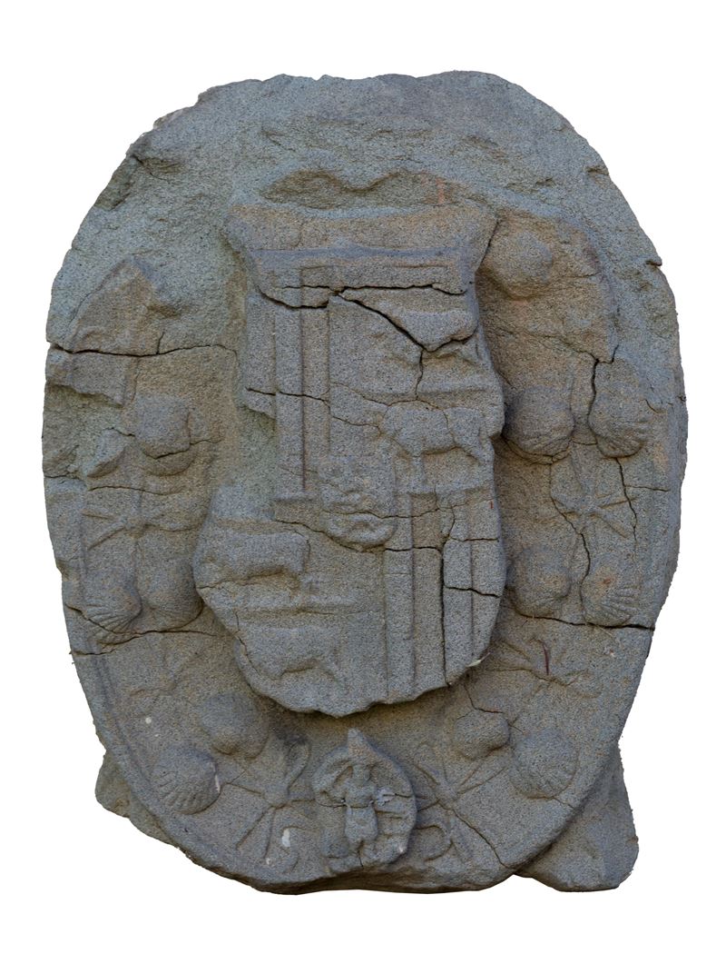 Stemma nobiliare in pietra, dimensioni 52x38x8 cm