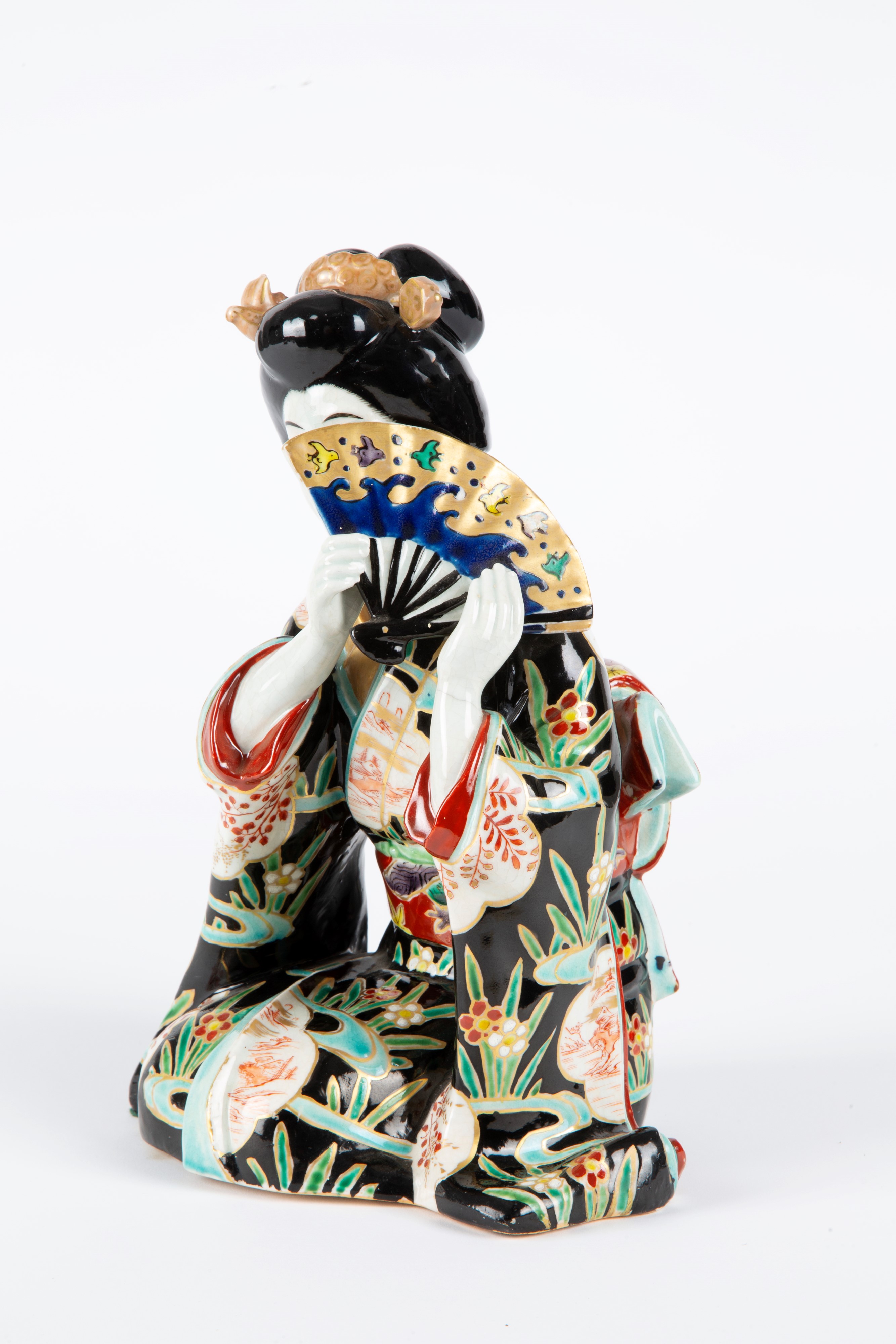 Scultura "GEISHA CON VENTAGLIO"