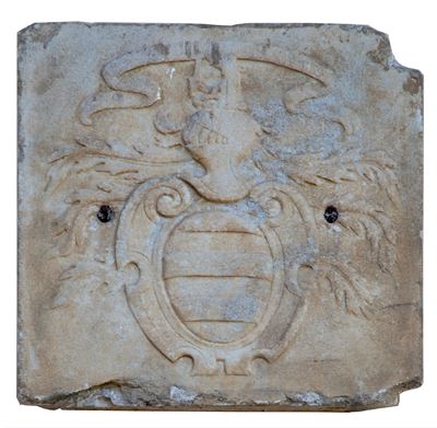 Stemma araldico in pietra, dimensioni 71x66x5 cm