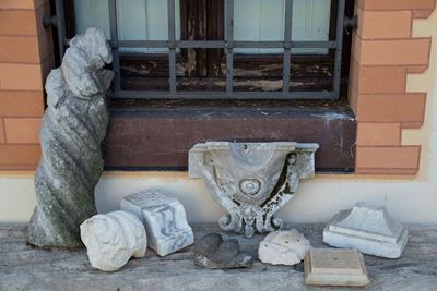 Frammenti in marmo e pietra, Otto esemplari