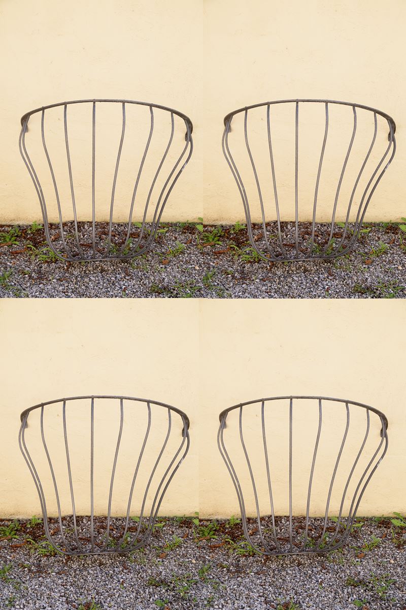 Quattro mangiatoie pensili