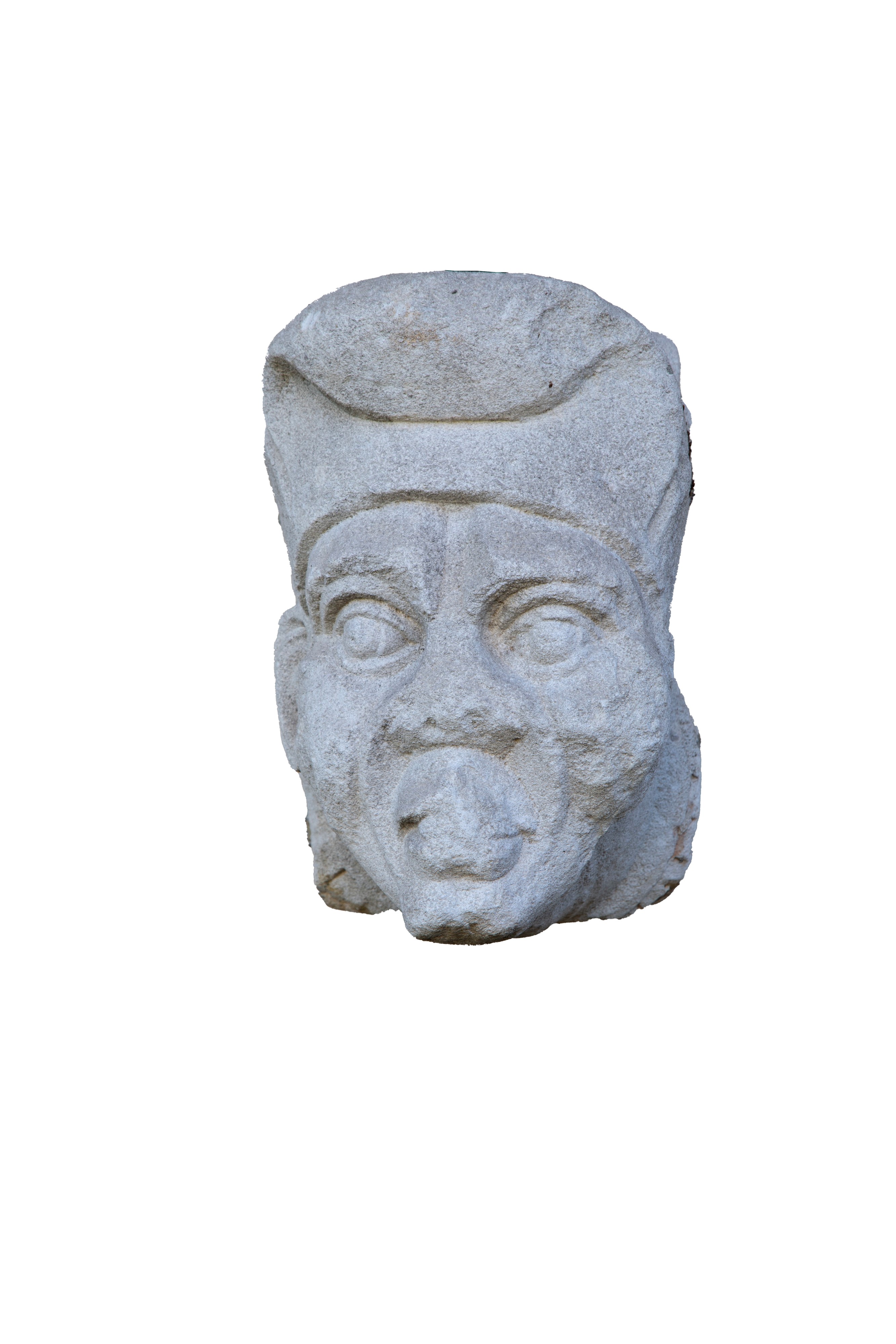 Frammento di testa in pietra