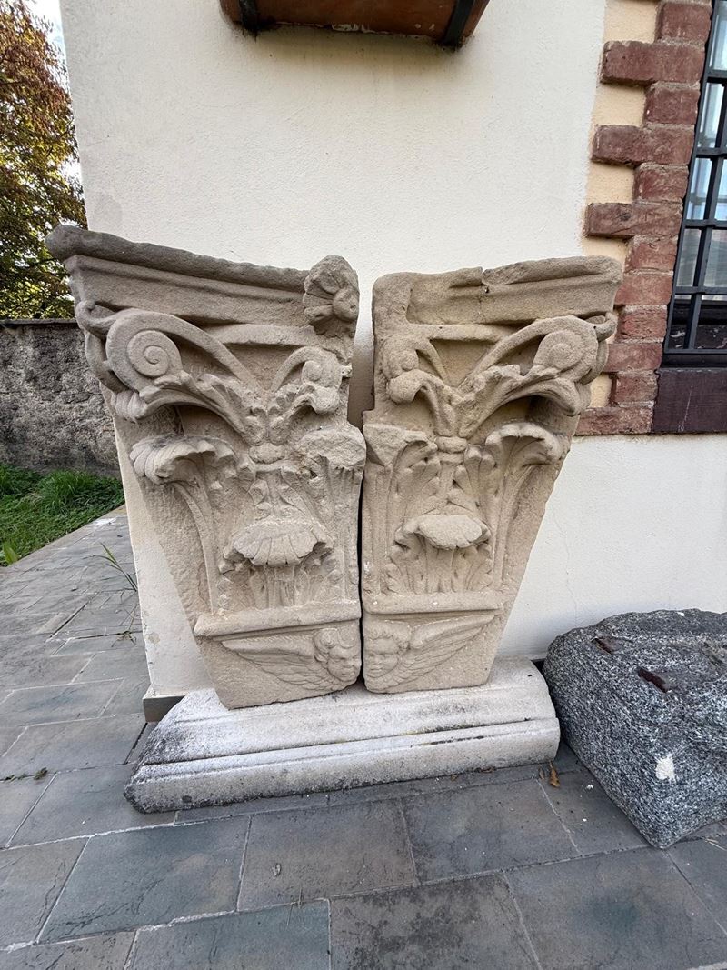 Due lastroni di capitelli