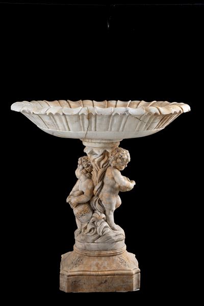 Vasca in marmo giallo di Verona con due putti, Inizio XX secolo