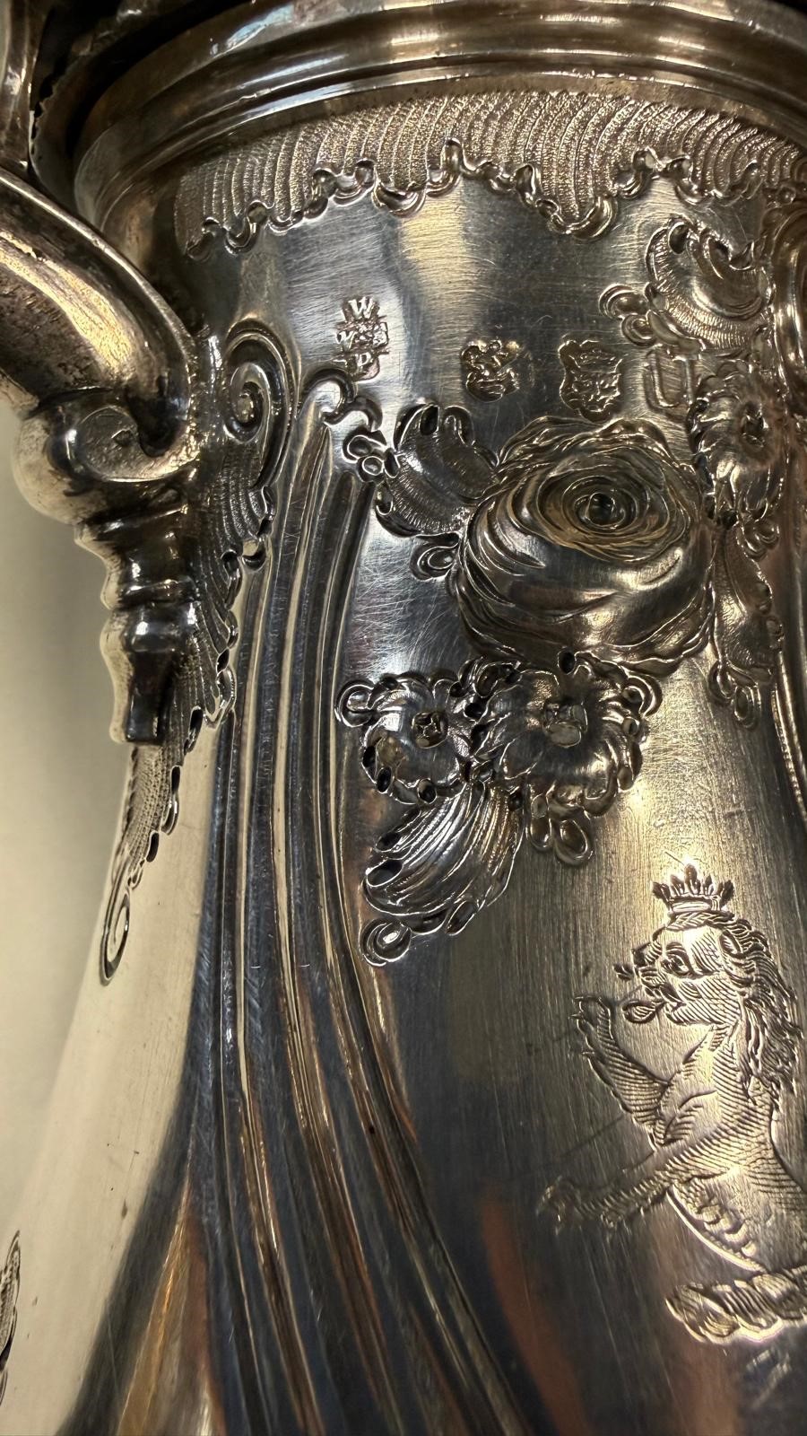 Caffettiera in argento