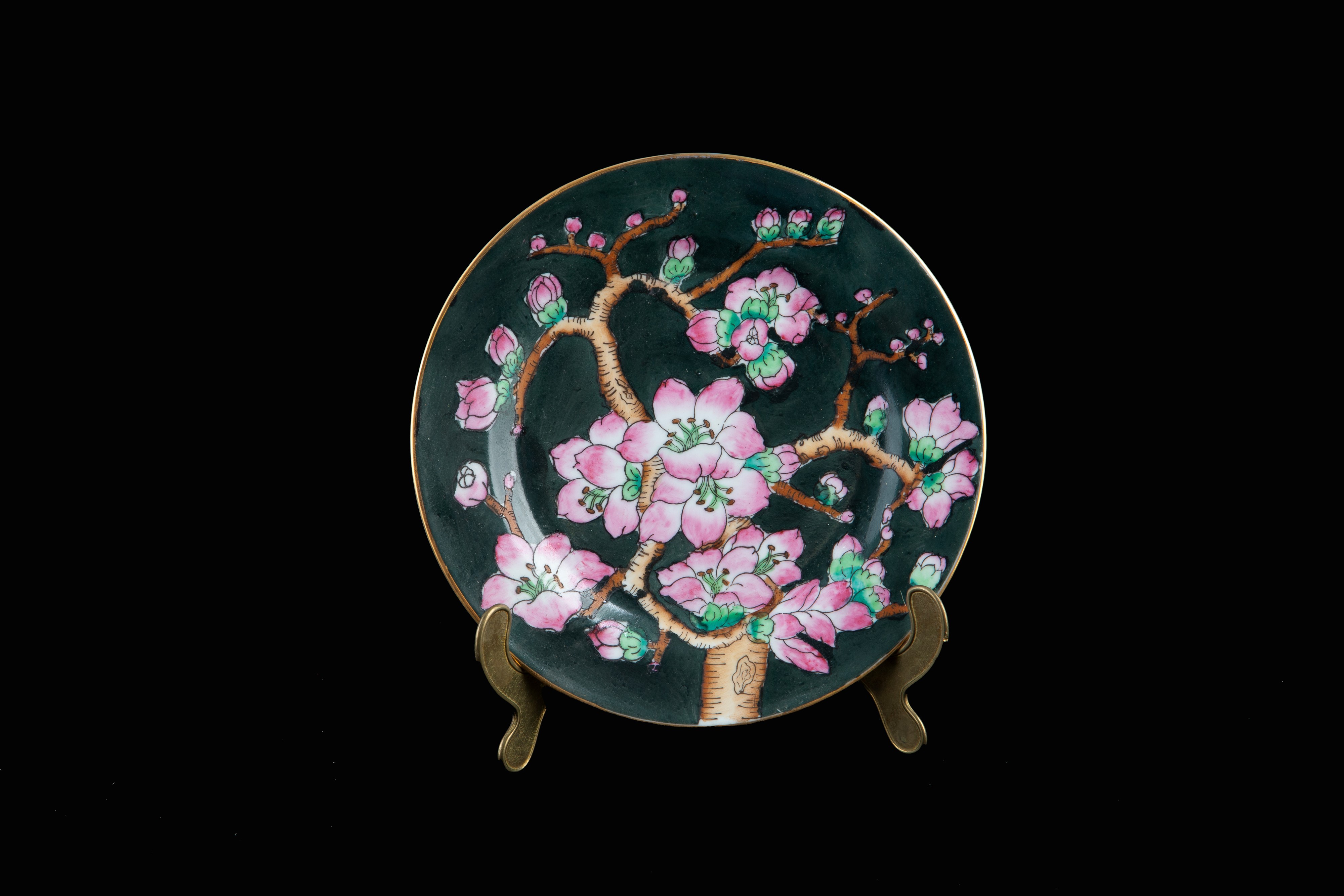 Undici piatti con fiori