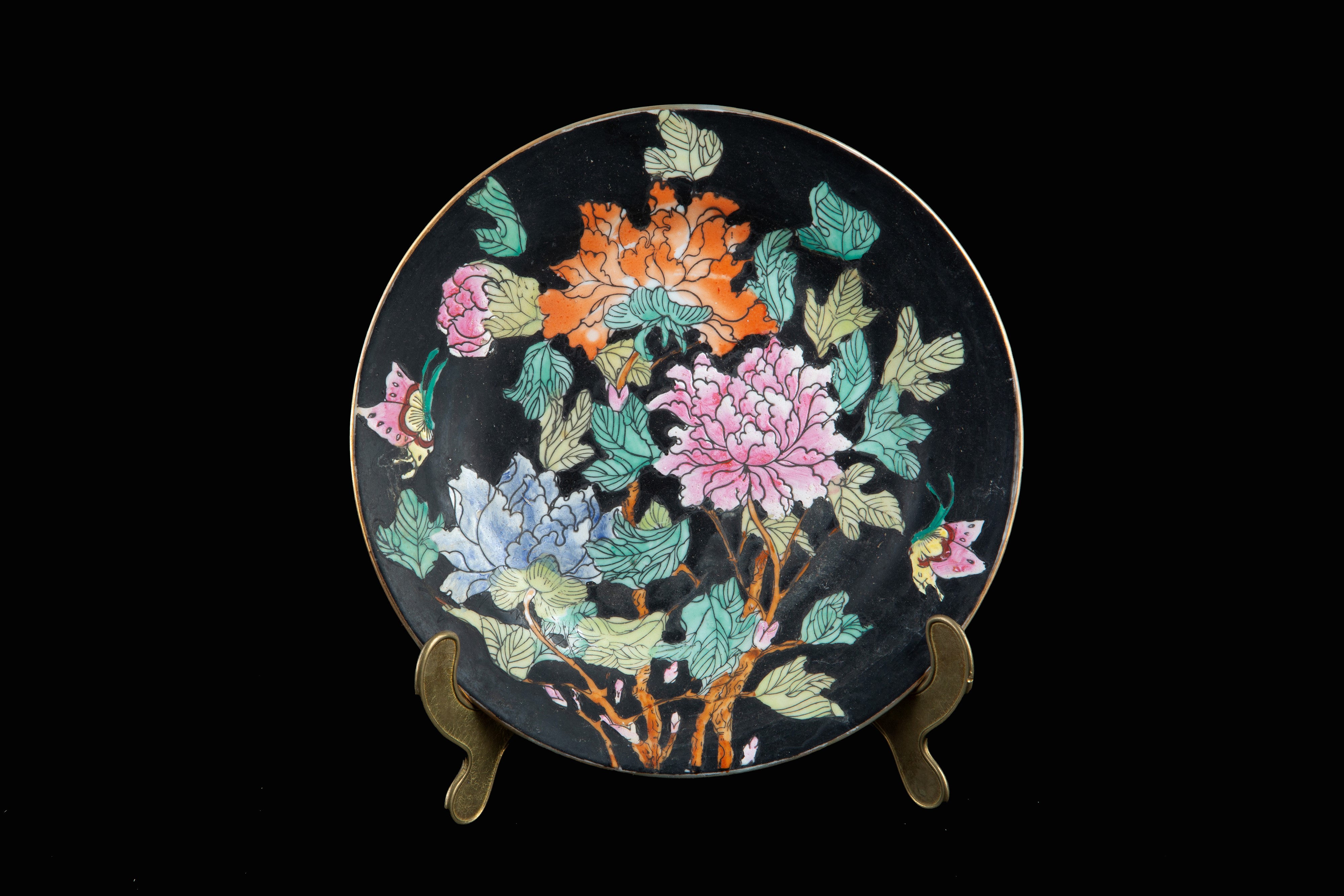 Undici piatti con fiori