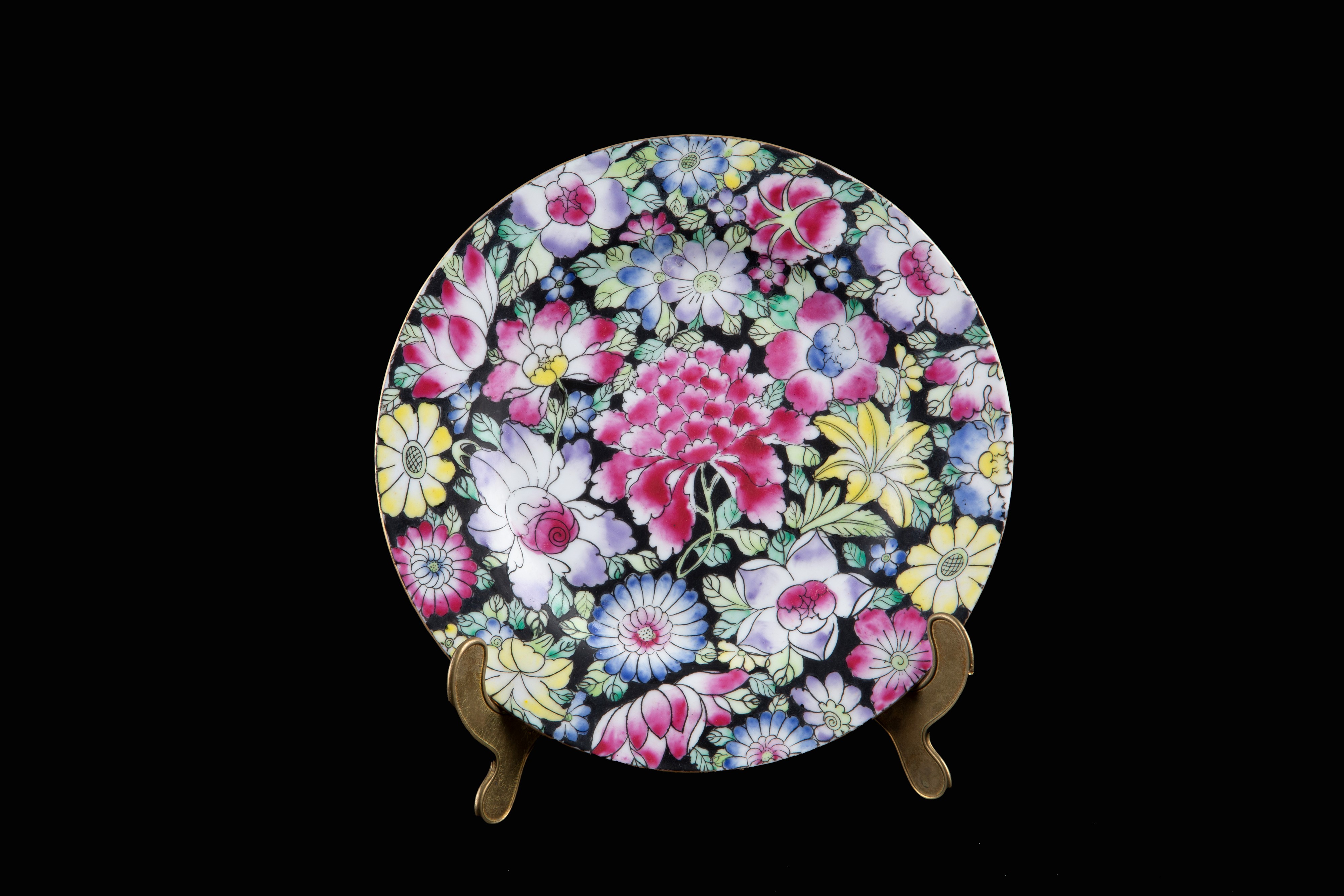 Sei piatti in porcellana