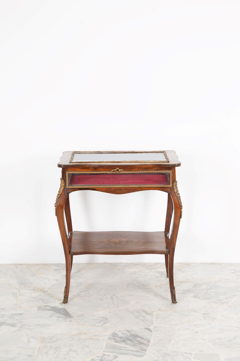 Tavolino a teca, legno intarsiato con finiture in bronzo dorato, Napoleone III