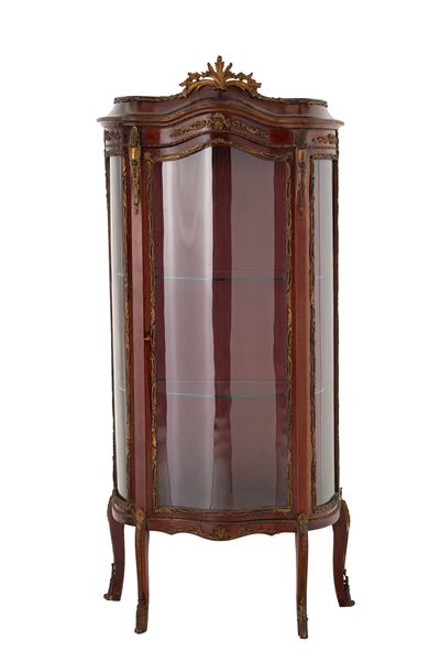 Vetrinetta bombata in legno tinto con finiture in bronzo dorato, periodo Napoleone III
