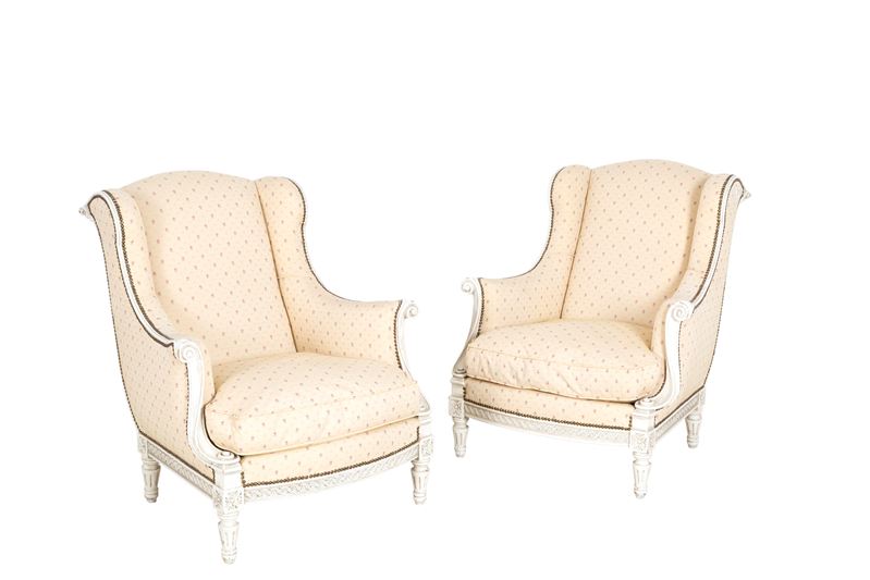 Coppia di bergere, legno laccato con rivestimento in cotone floreale