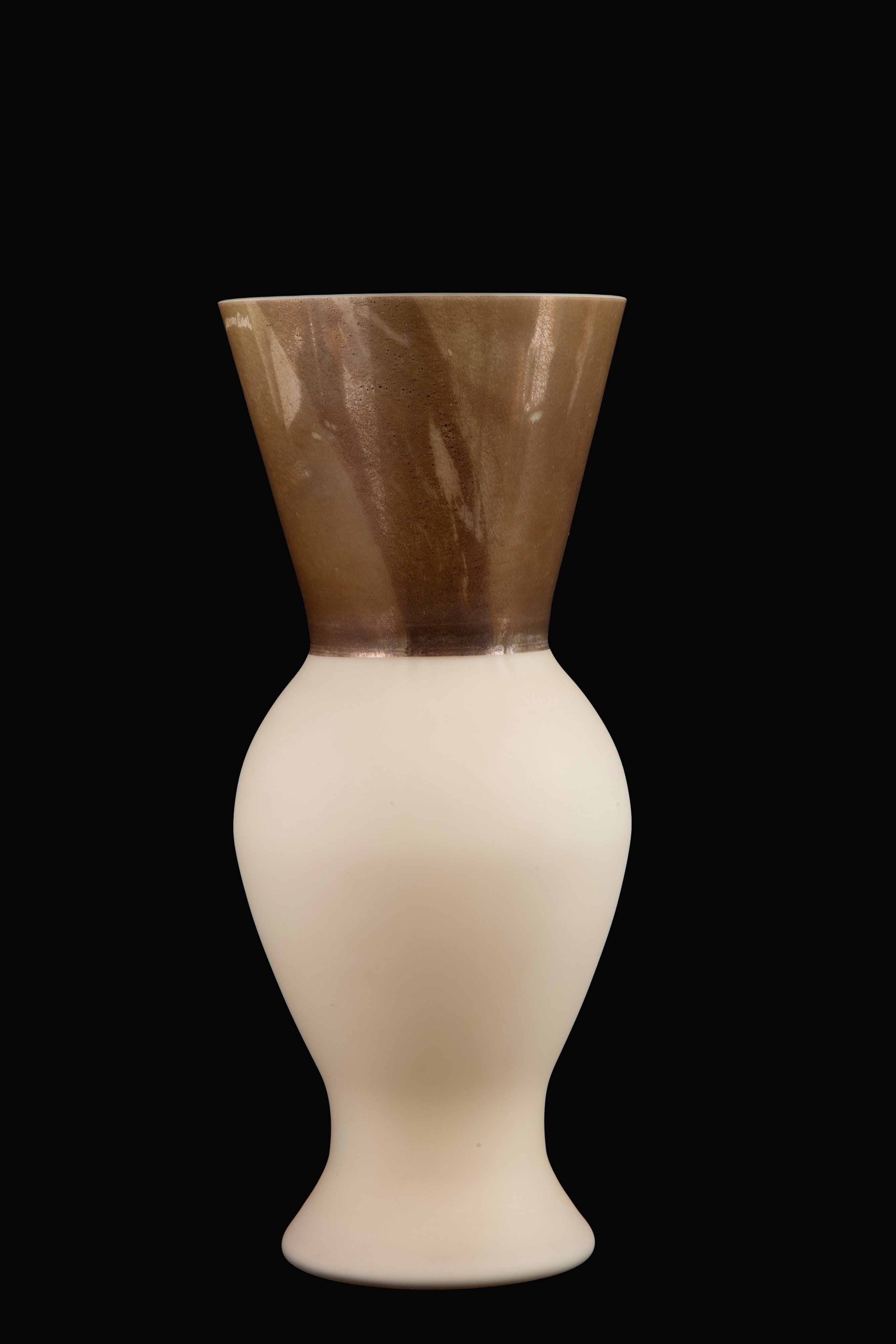 Rodolfo Dordoni - Vaso modello Principe, vetro lattimo e dorato di Murano