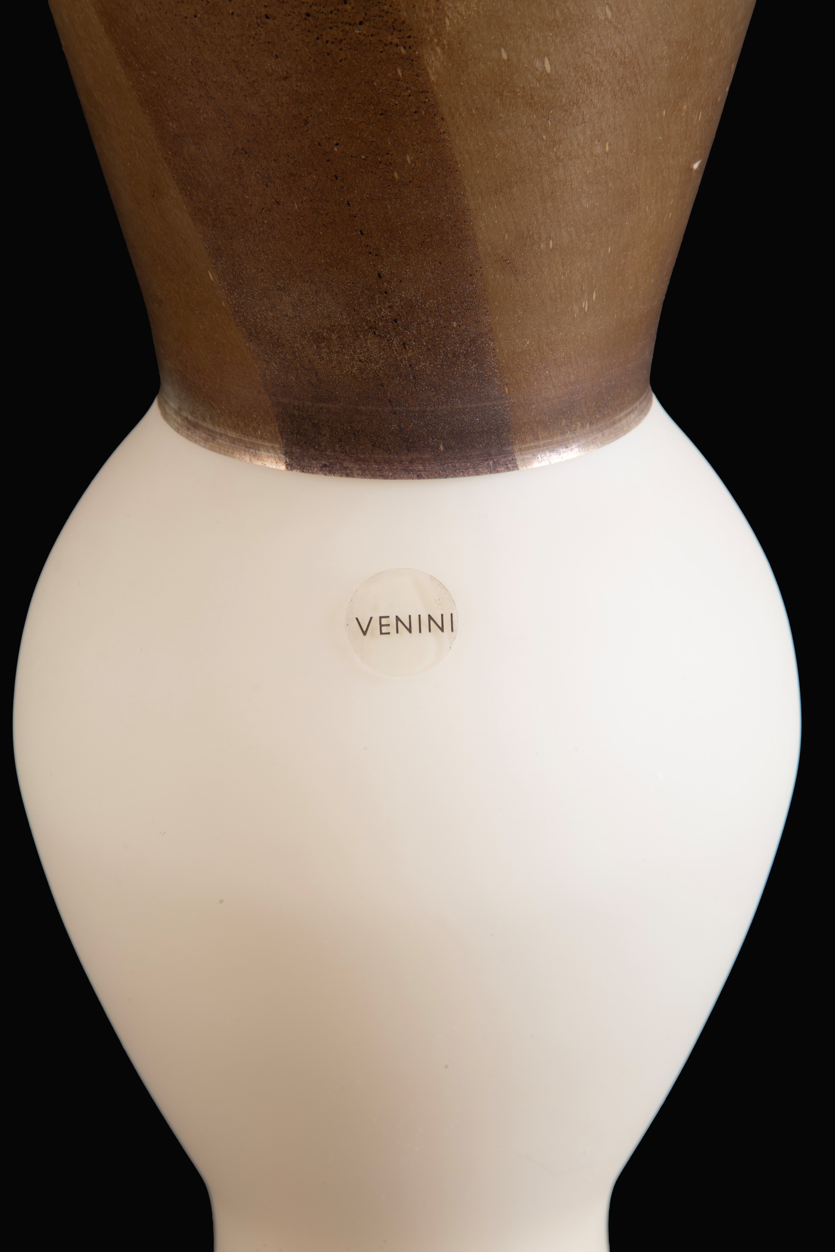 Rodolfo Dordoni - Vaso modello Principe, vetro lattimo e dorato di Murano