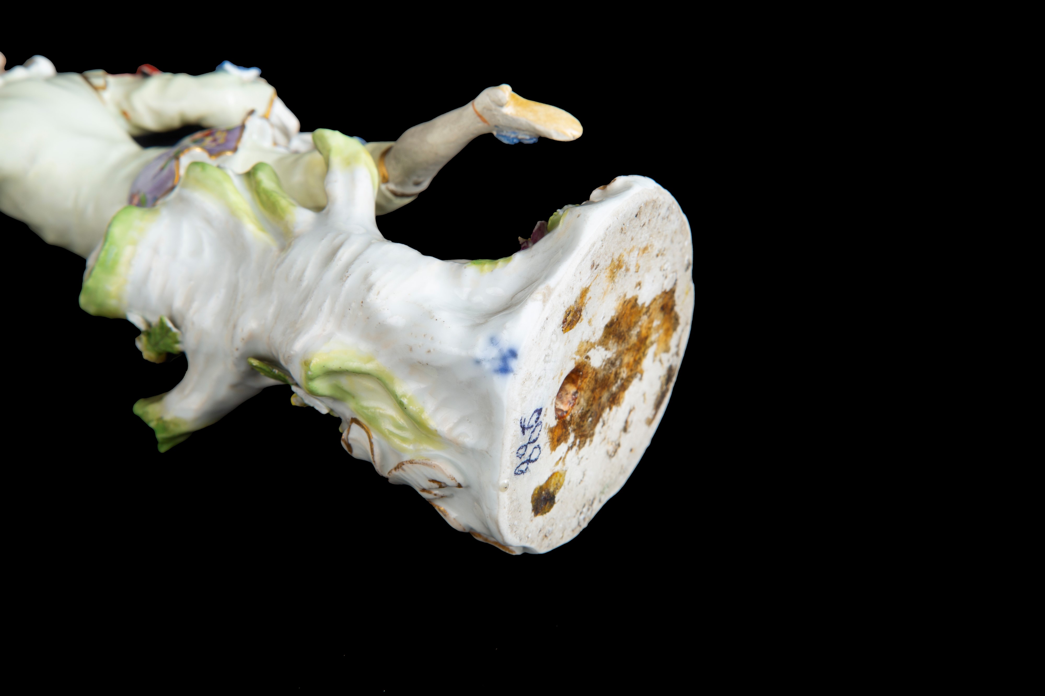 Cinque statuette in porcellana "PERSONAGGI". MEISSEN