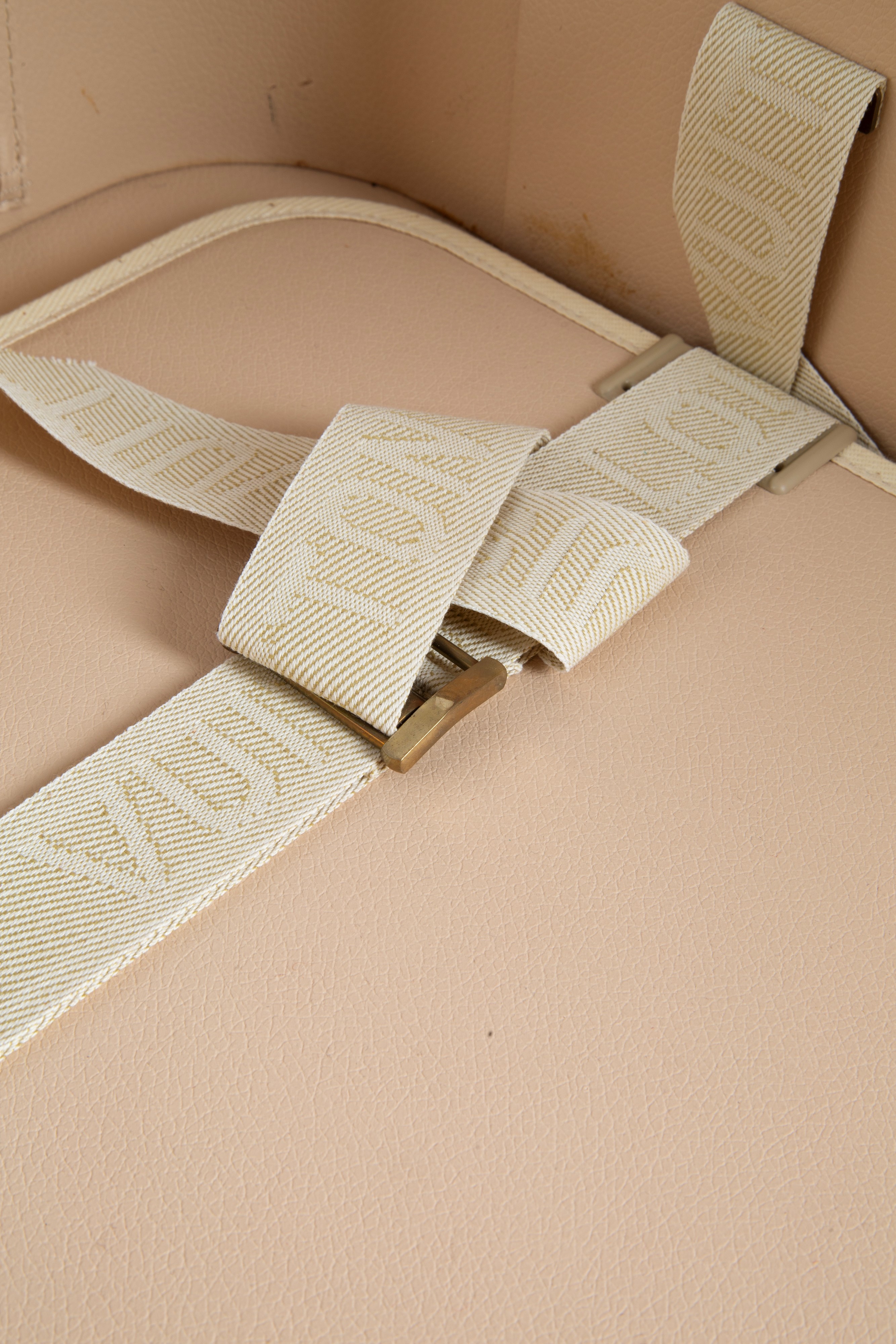 Louis Vuitton, Valigia Stratos