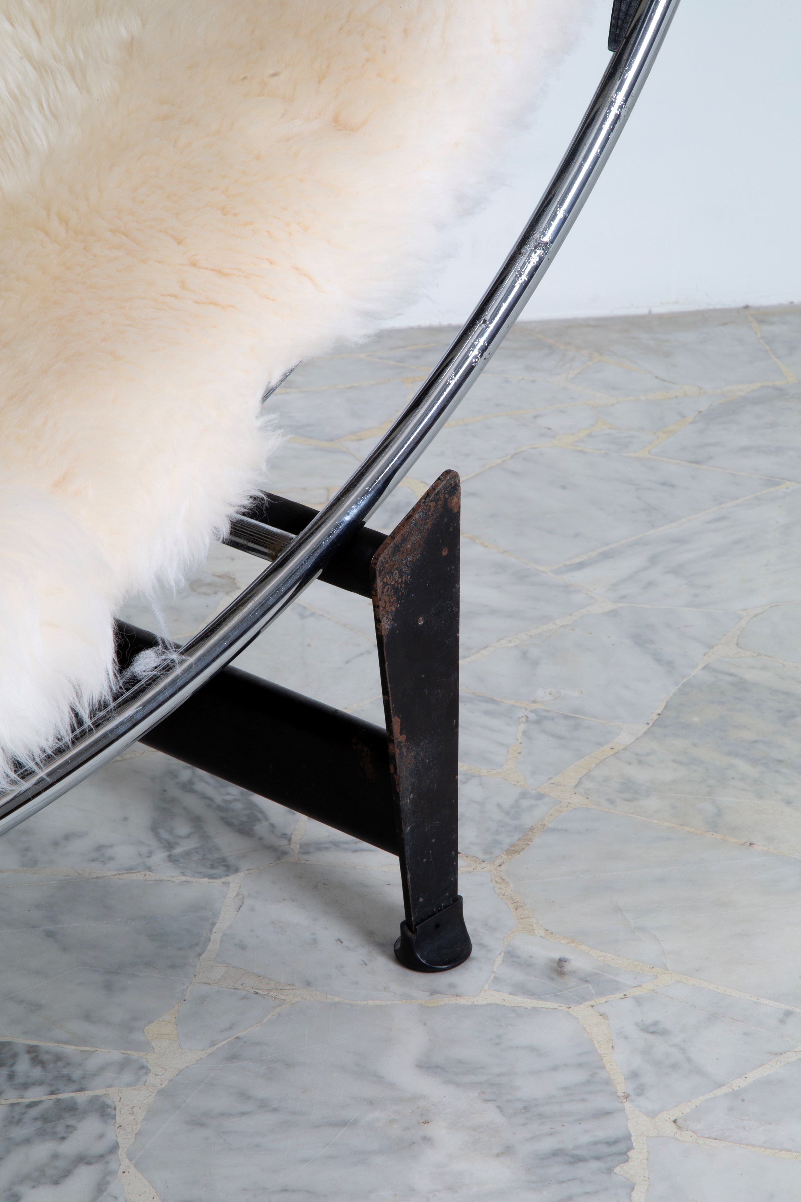 Pierre Jeanneret e Charlotte Perriand, Chaise longue LC4 per Cassina