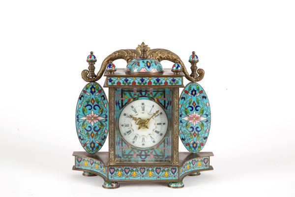 Cloisonné table clock 