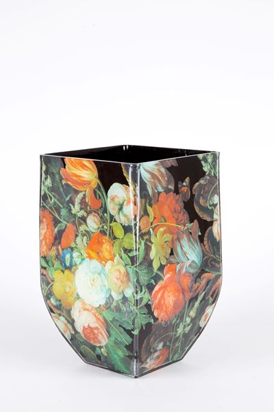 Gabriella B., Vaso in vetro decorato con fiori